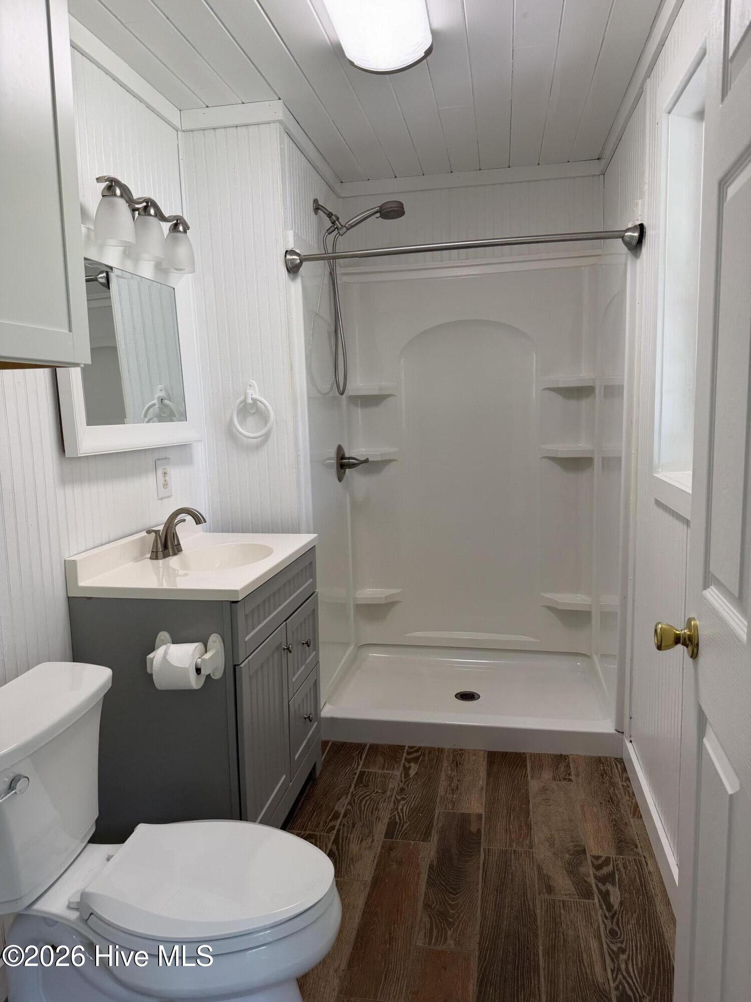 189 Seashore Drive Property Photo 14
