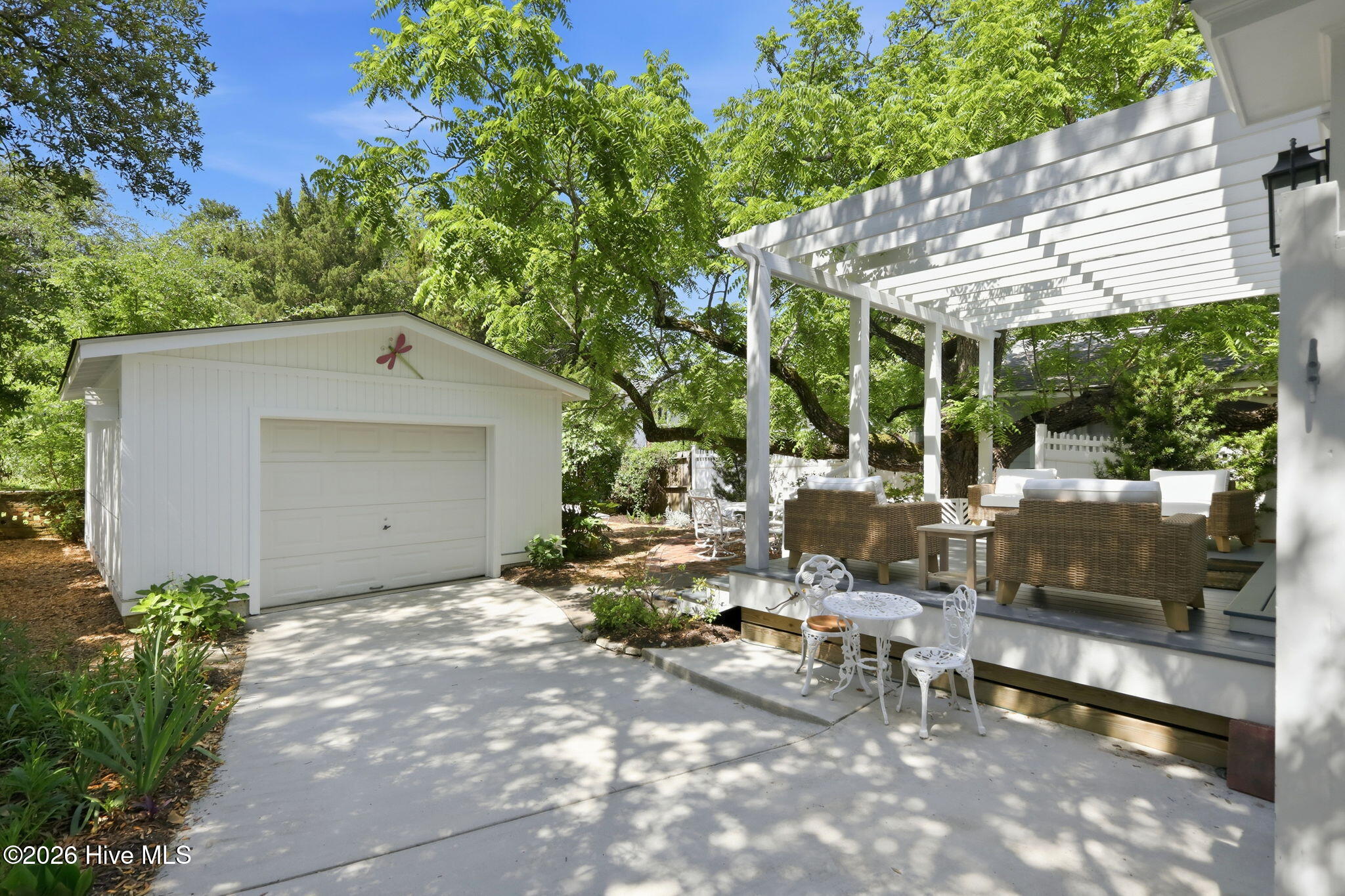 910 Ann Street Property Photo 39