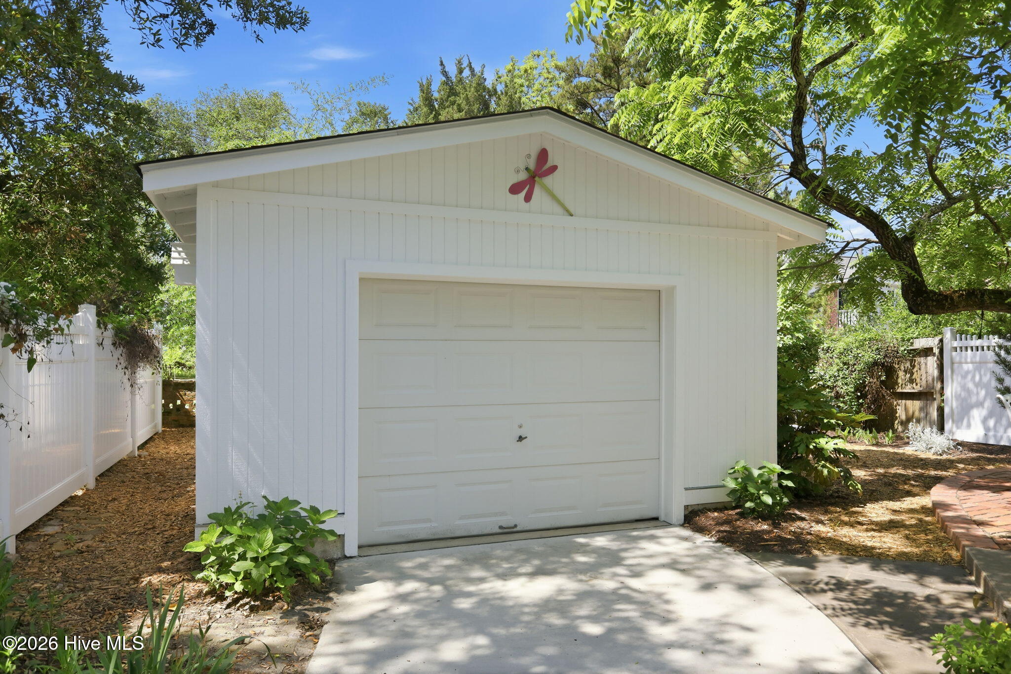 910 Ann Street Property Photo 40