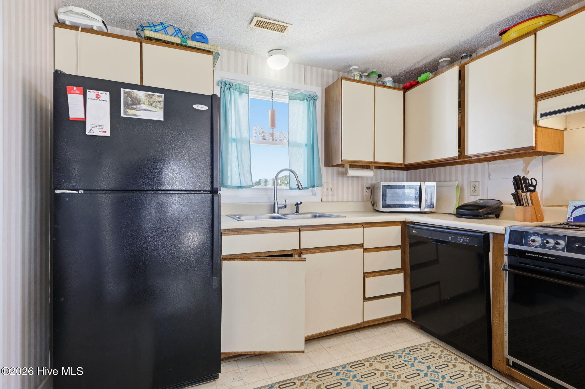 8710 Ocean View Drive E & W Property Photo 19