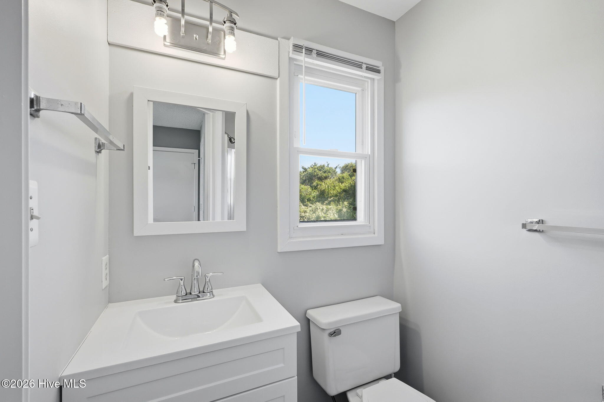 8710 Ocean View Drive E & W Property Photo 29