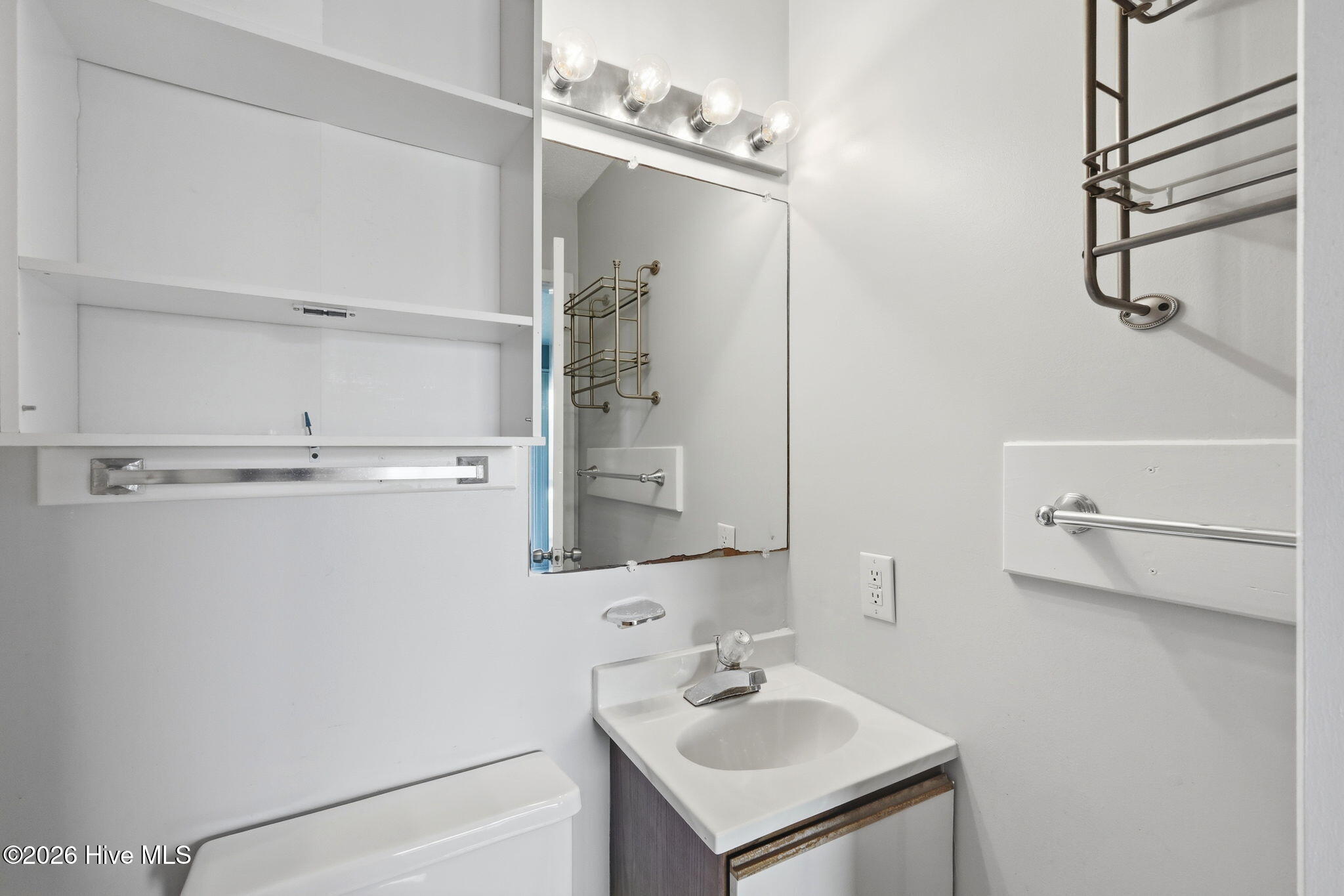 8710 Ocean View Drive E & W Property Photo 33
