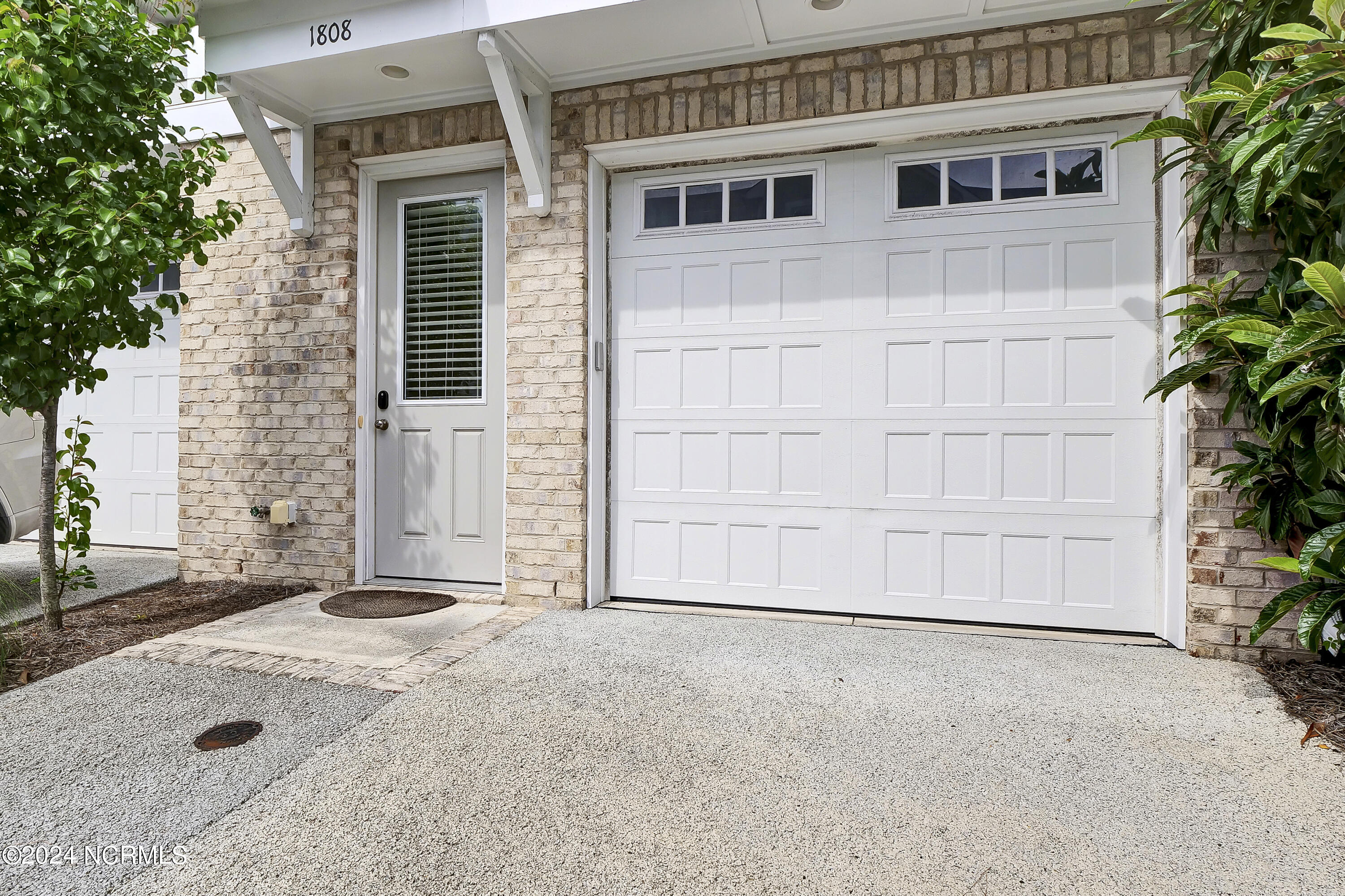 1808 Bungalow Row Property Photo 2