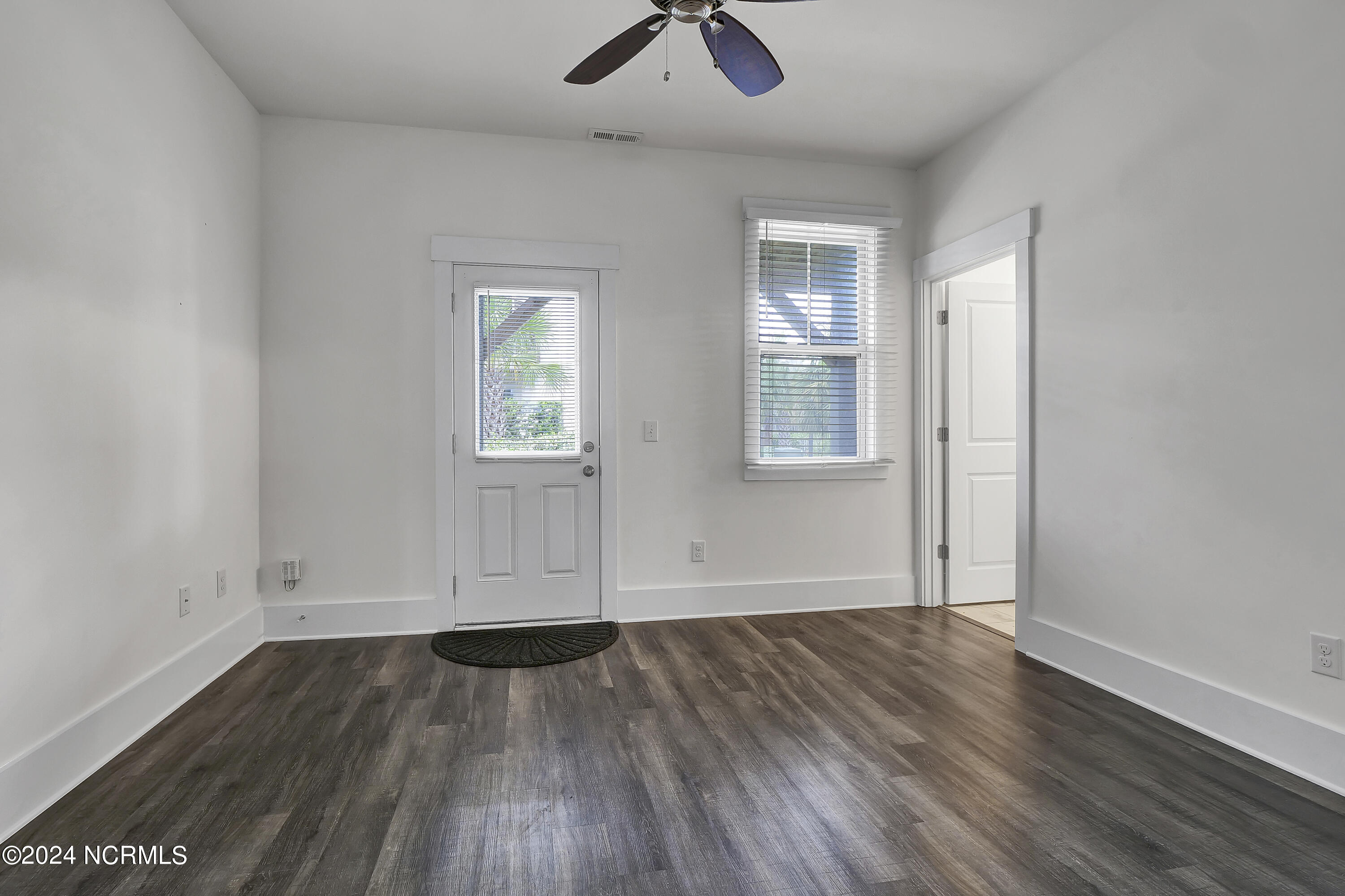 1808 Bungalow Row Property Photo 4