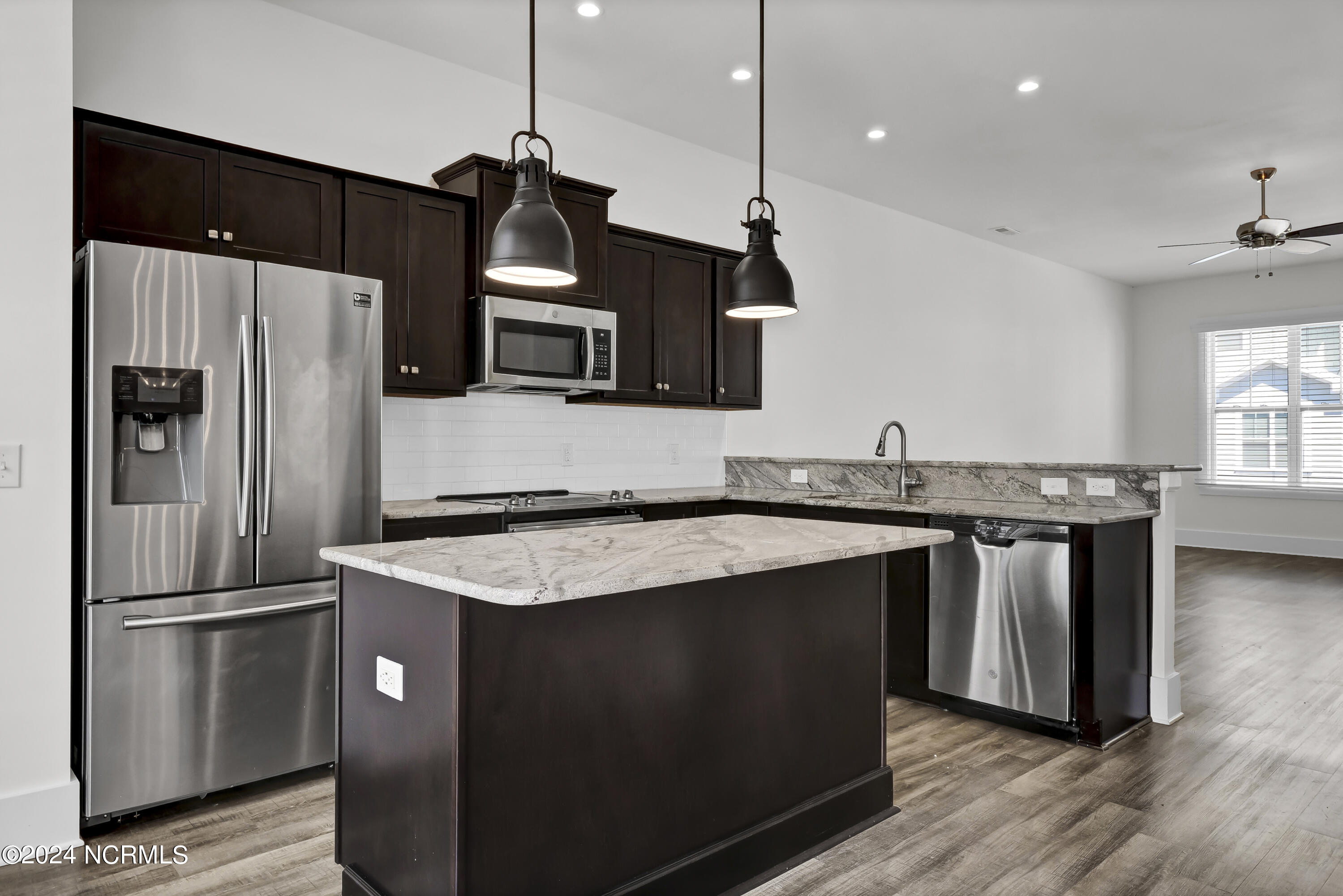 1808 Bungalow Row Property Photo 8
