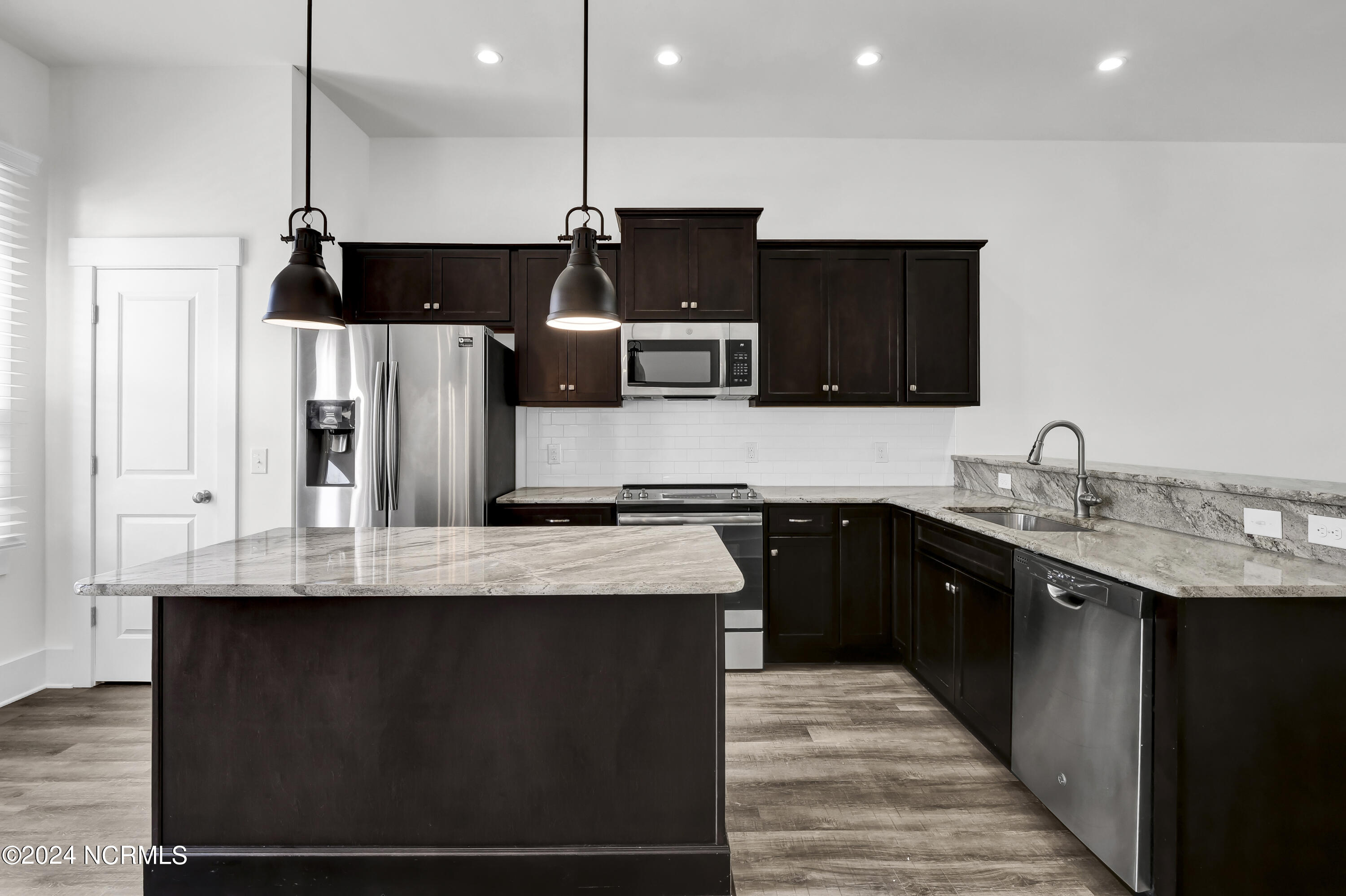 1808 Bungalow Row Property Photo 9