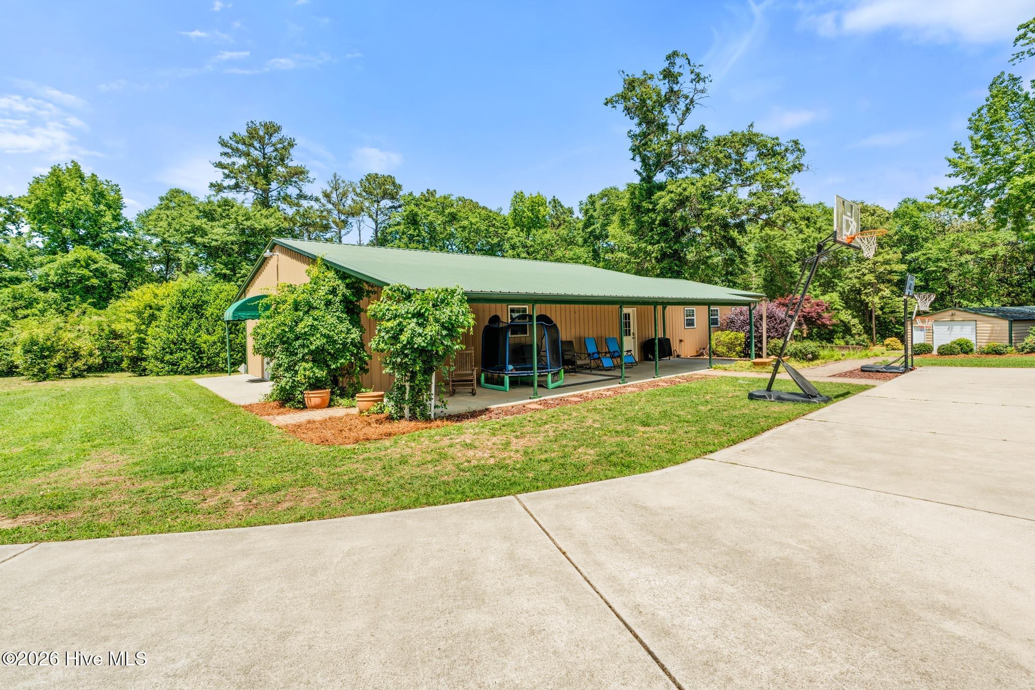 408 Jefferson Street Property Photo 16