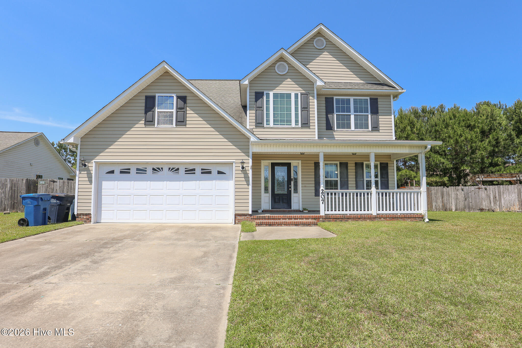 207 Willoughby Lane Property Photo 1