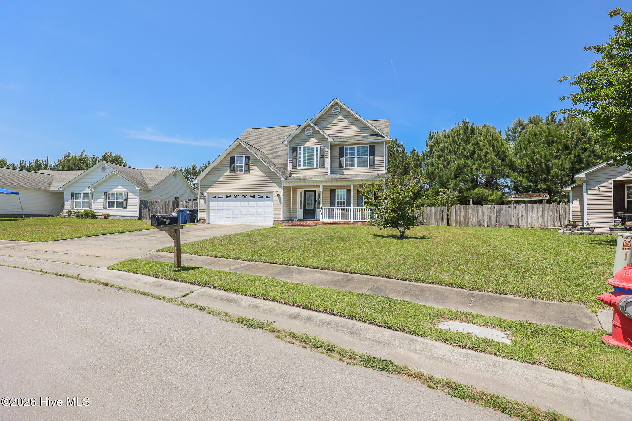 207 Willoughby Lane Property Photo 3