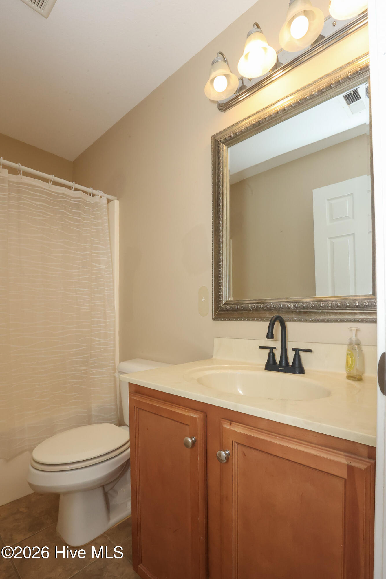 207 Willoughby Lane Property Photo 33