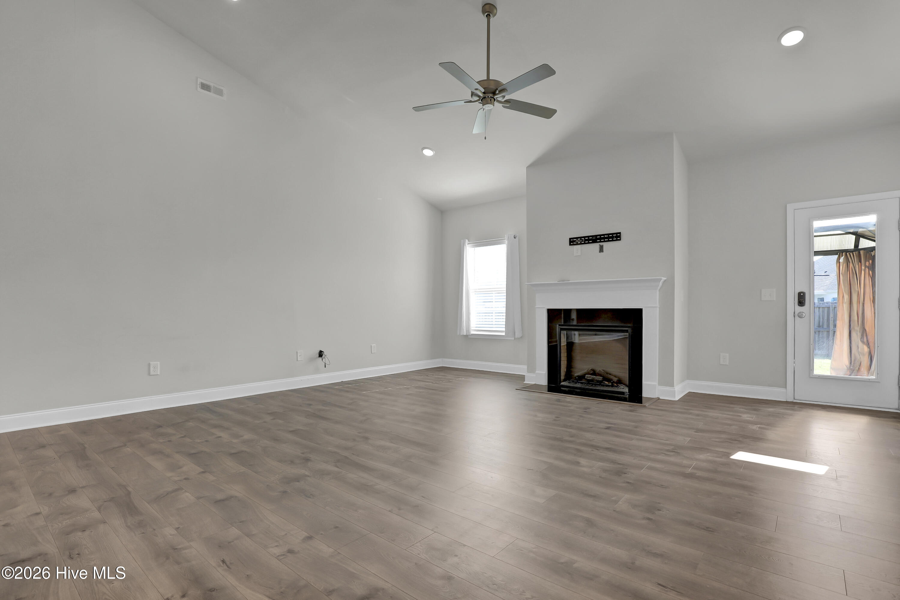 805 Washington Square Property Photo 13