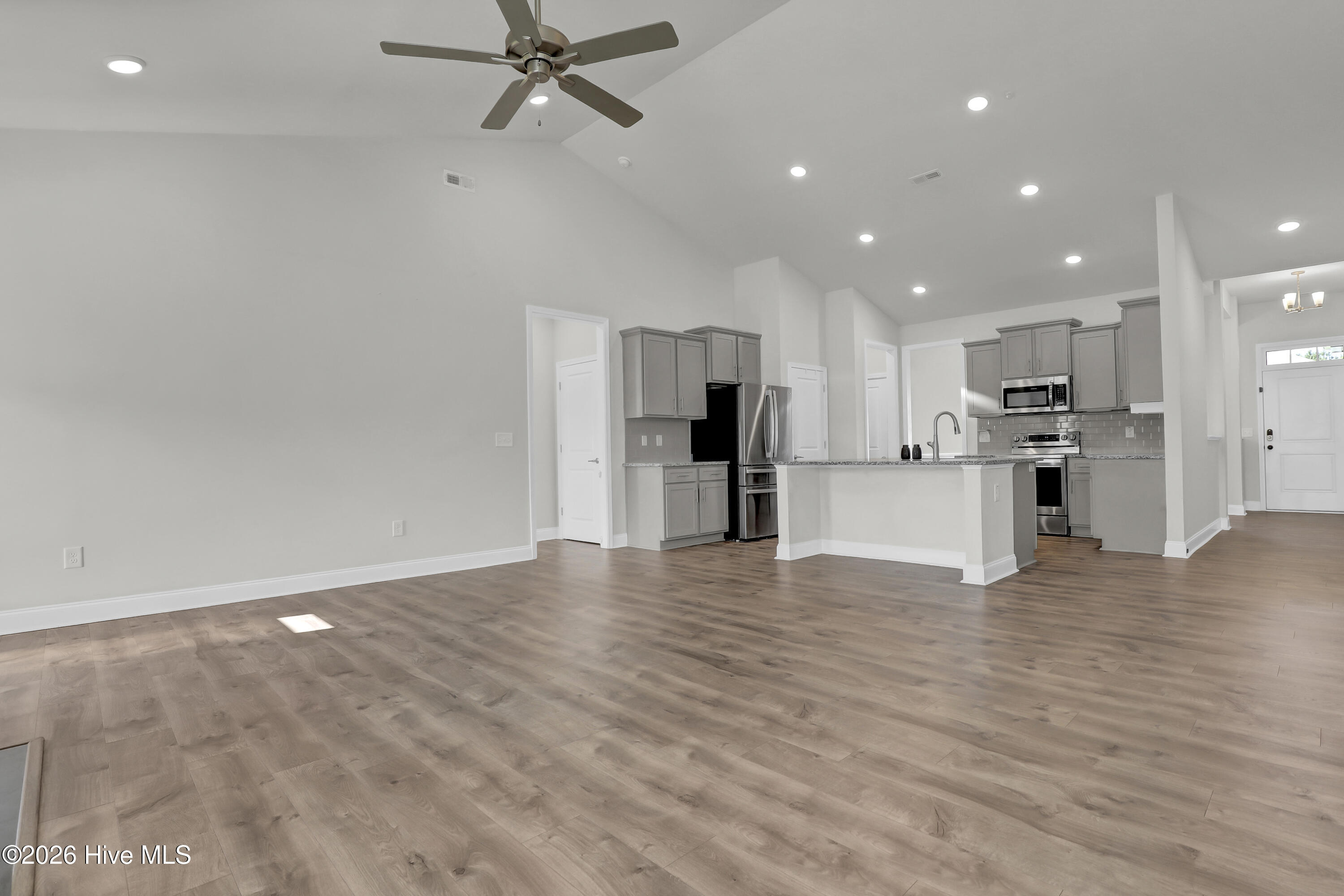 805 Washington Square Property Photo 14