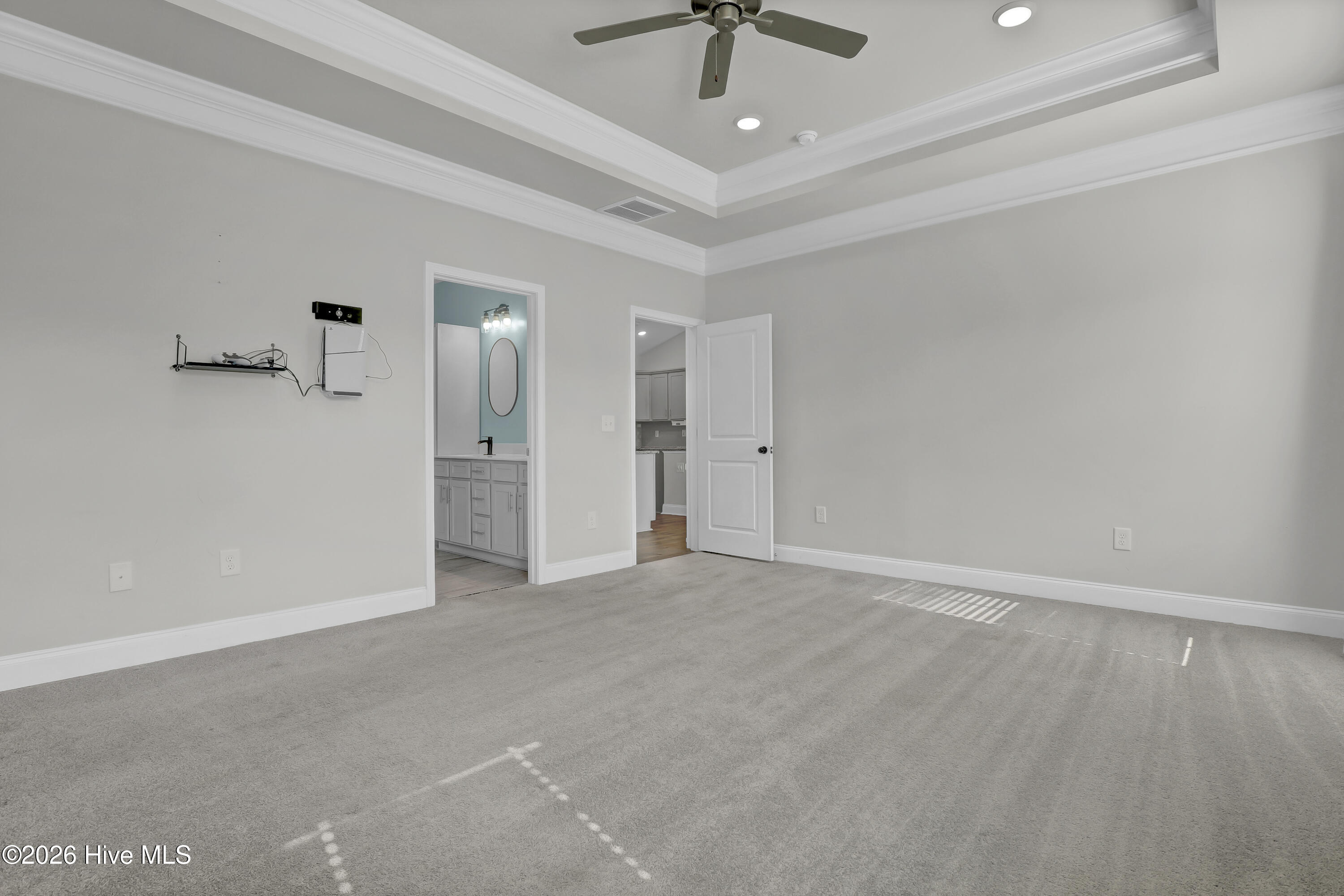 805 Washington Square Property Photo 16