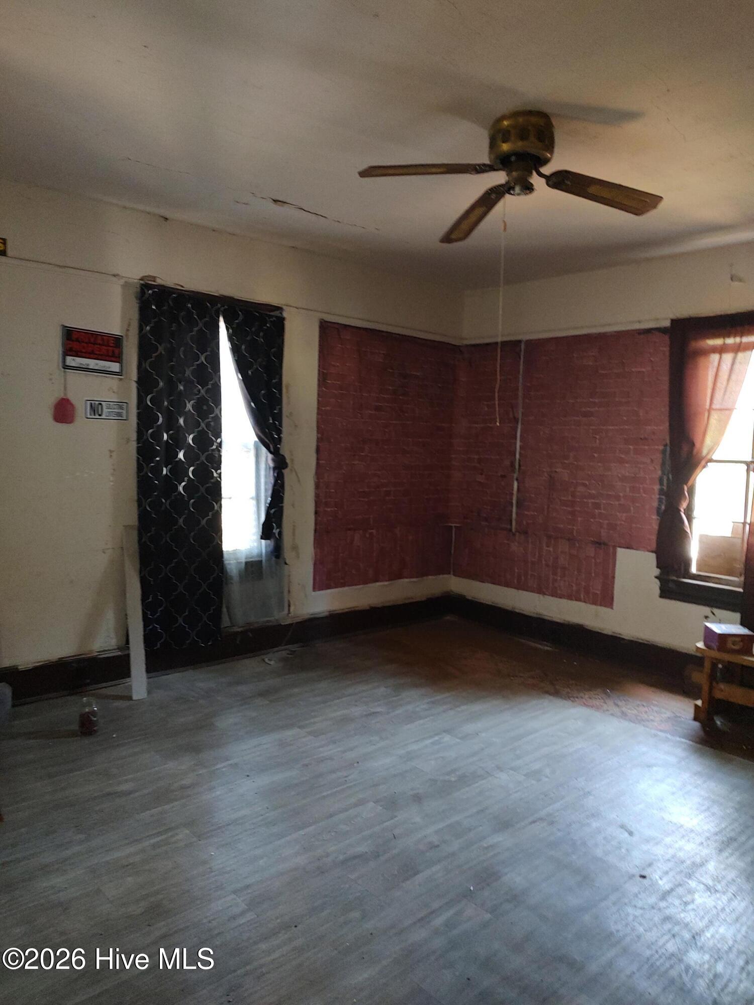 210 E Vine Street Property Photo 16