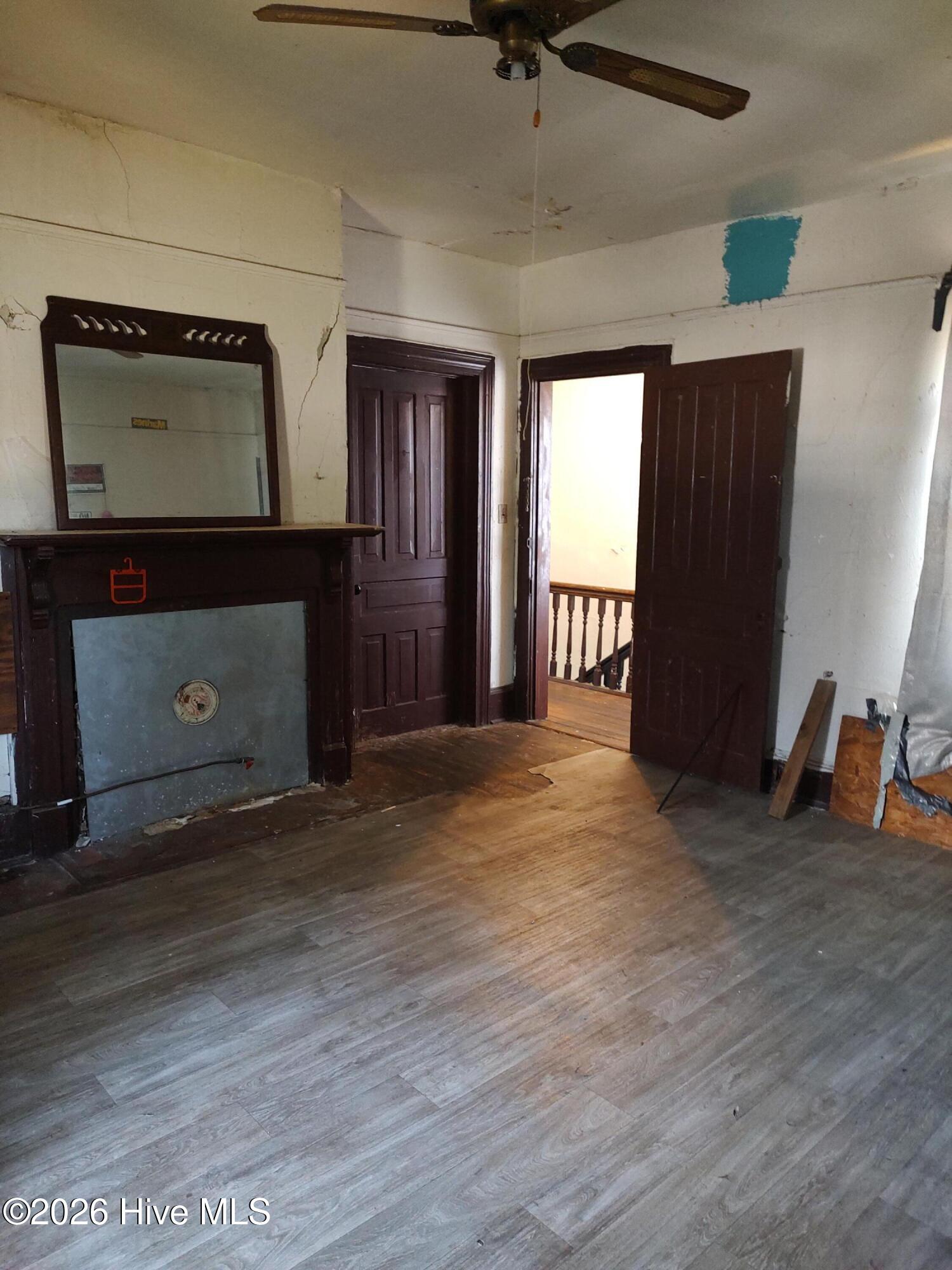 210 E Vine Street Property Photo 17