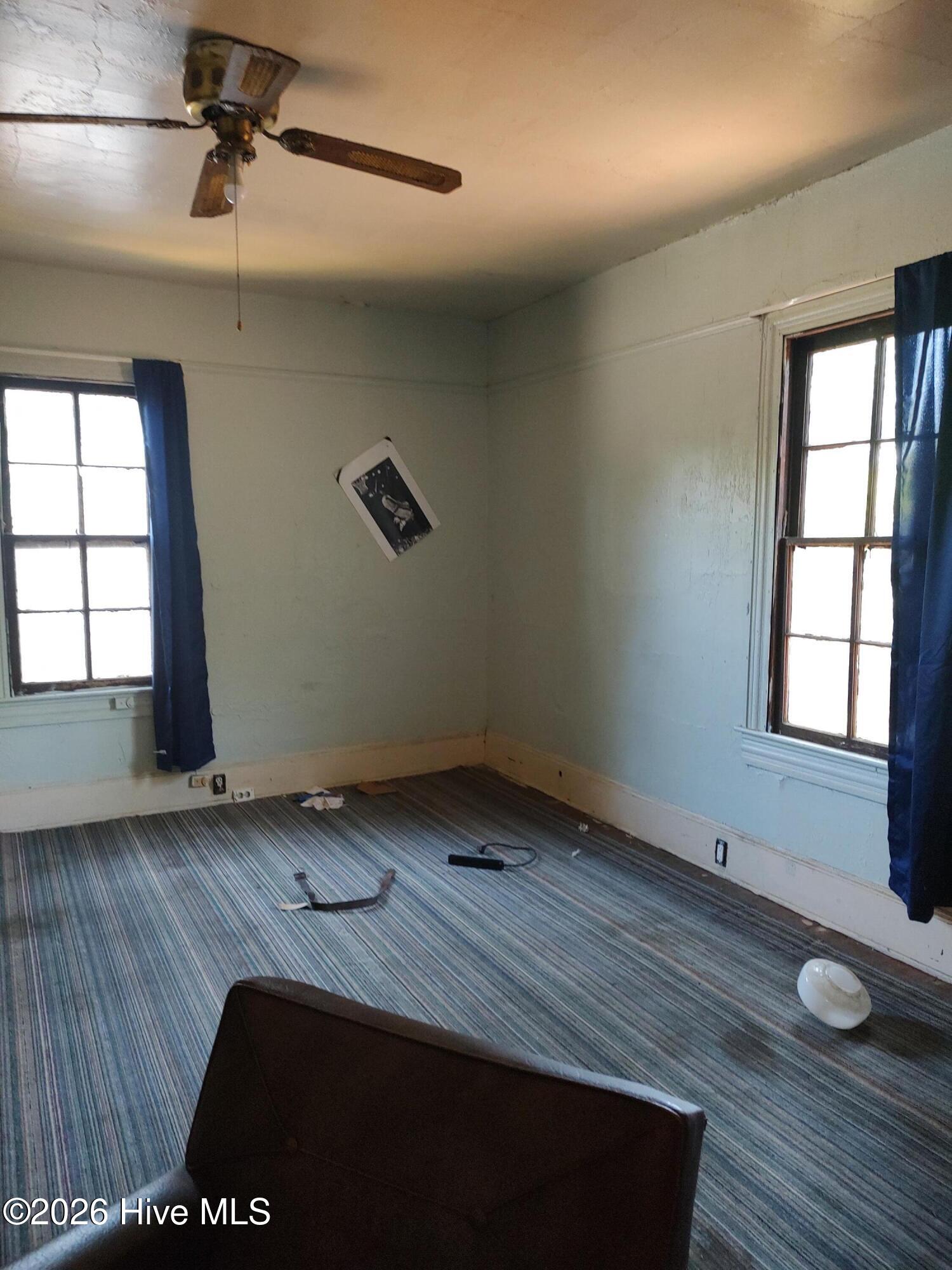 210 E Vine Street Property Photo 18