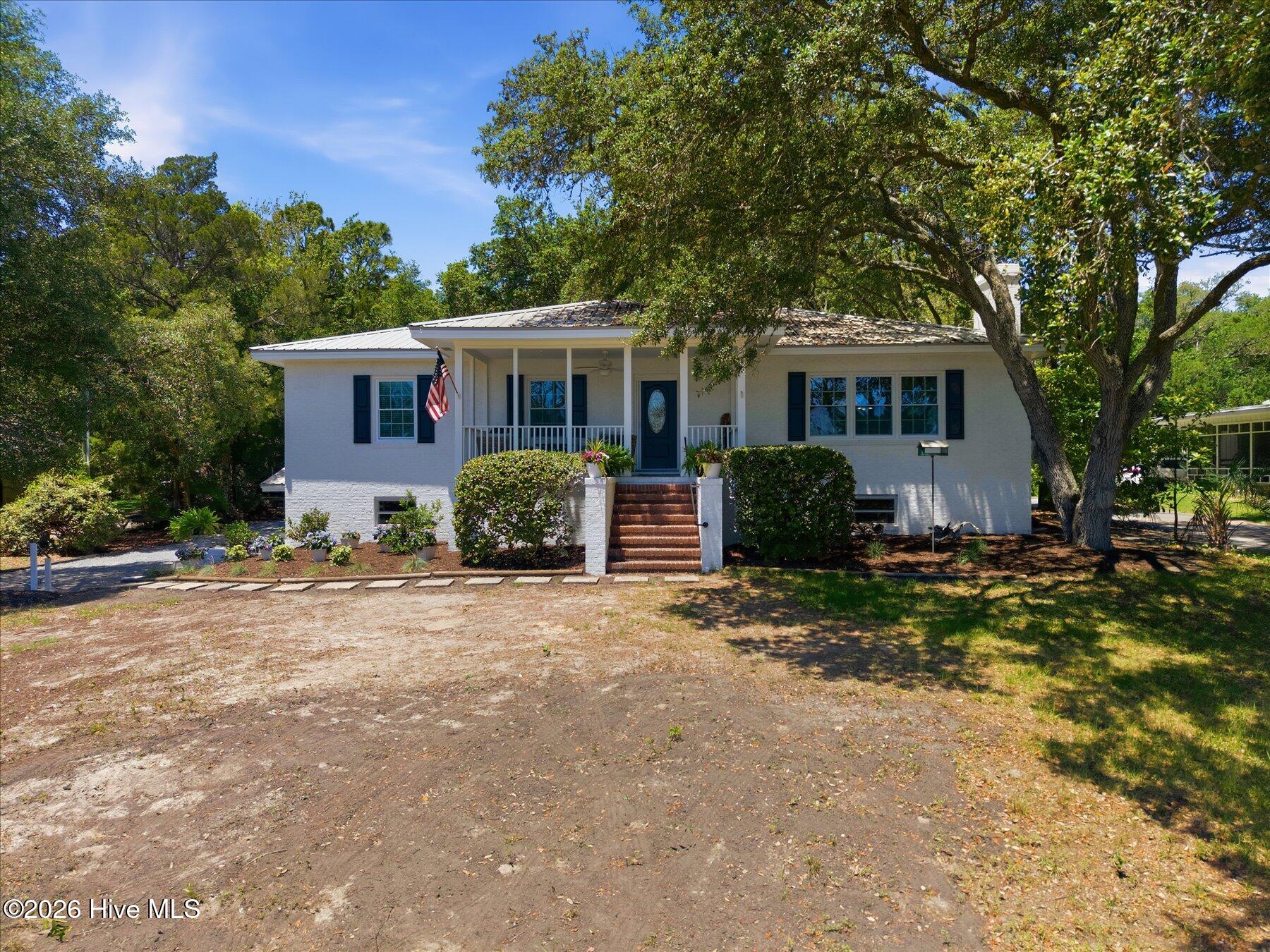 305 River Drive Property Photo 1