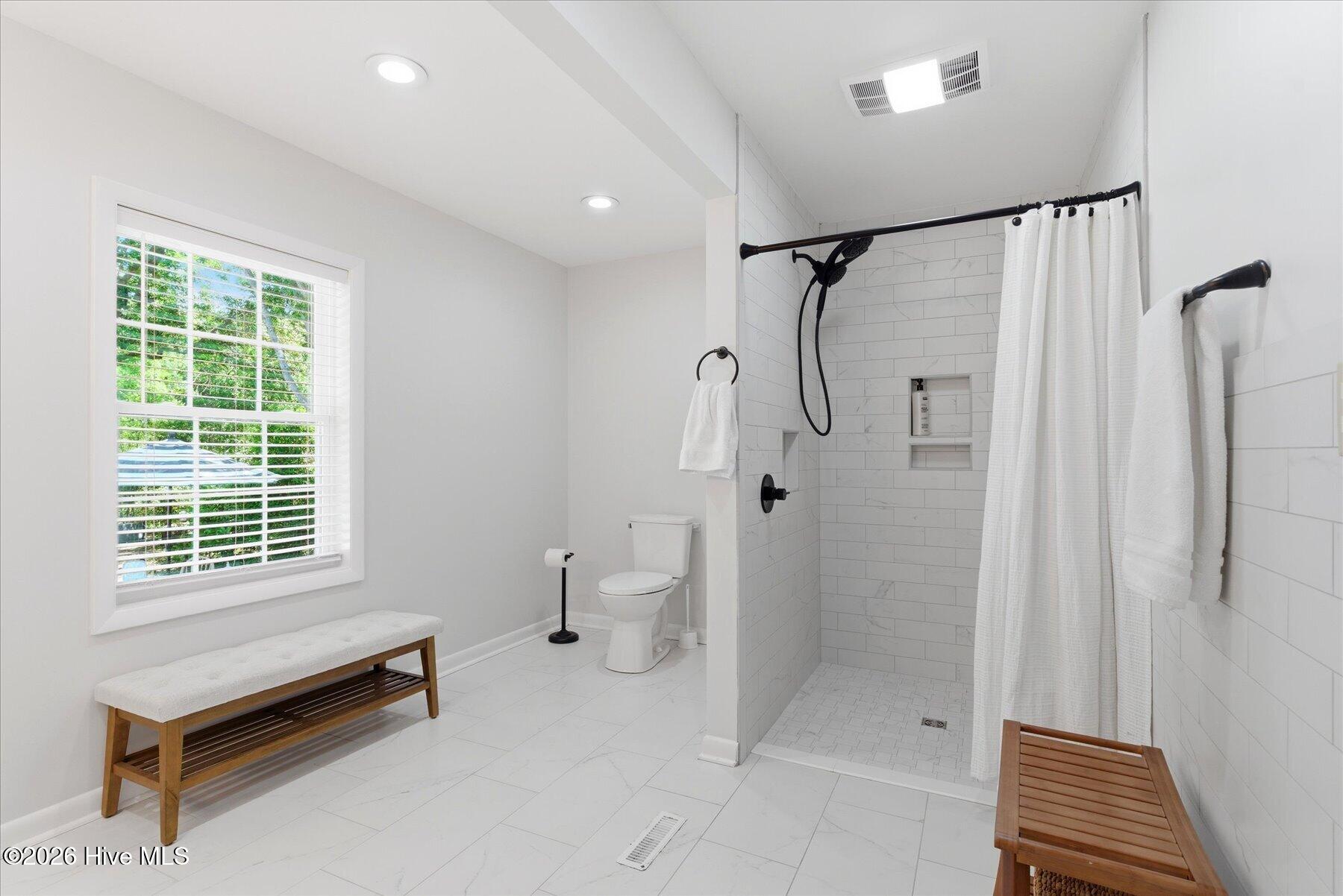 305 River Drive Property Photo 23