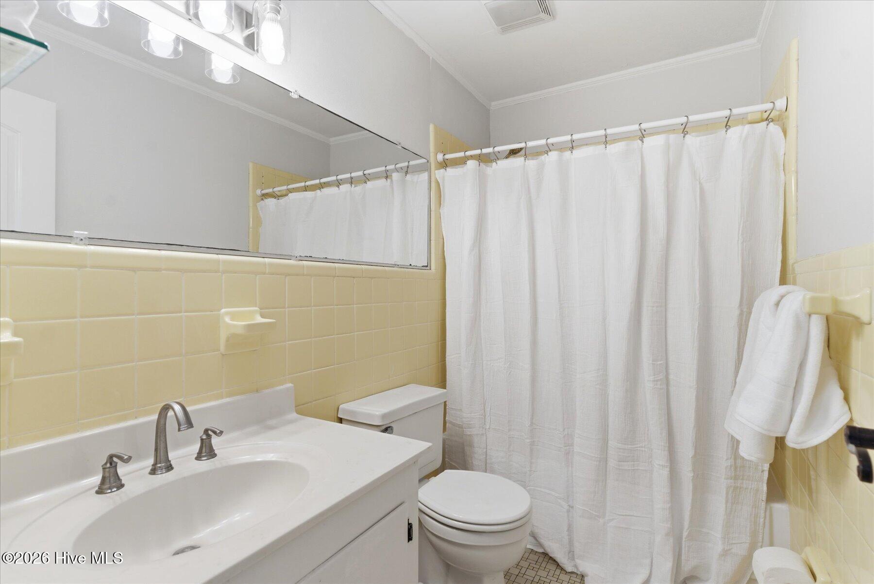 305 River Drive Property Photo 26
