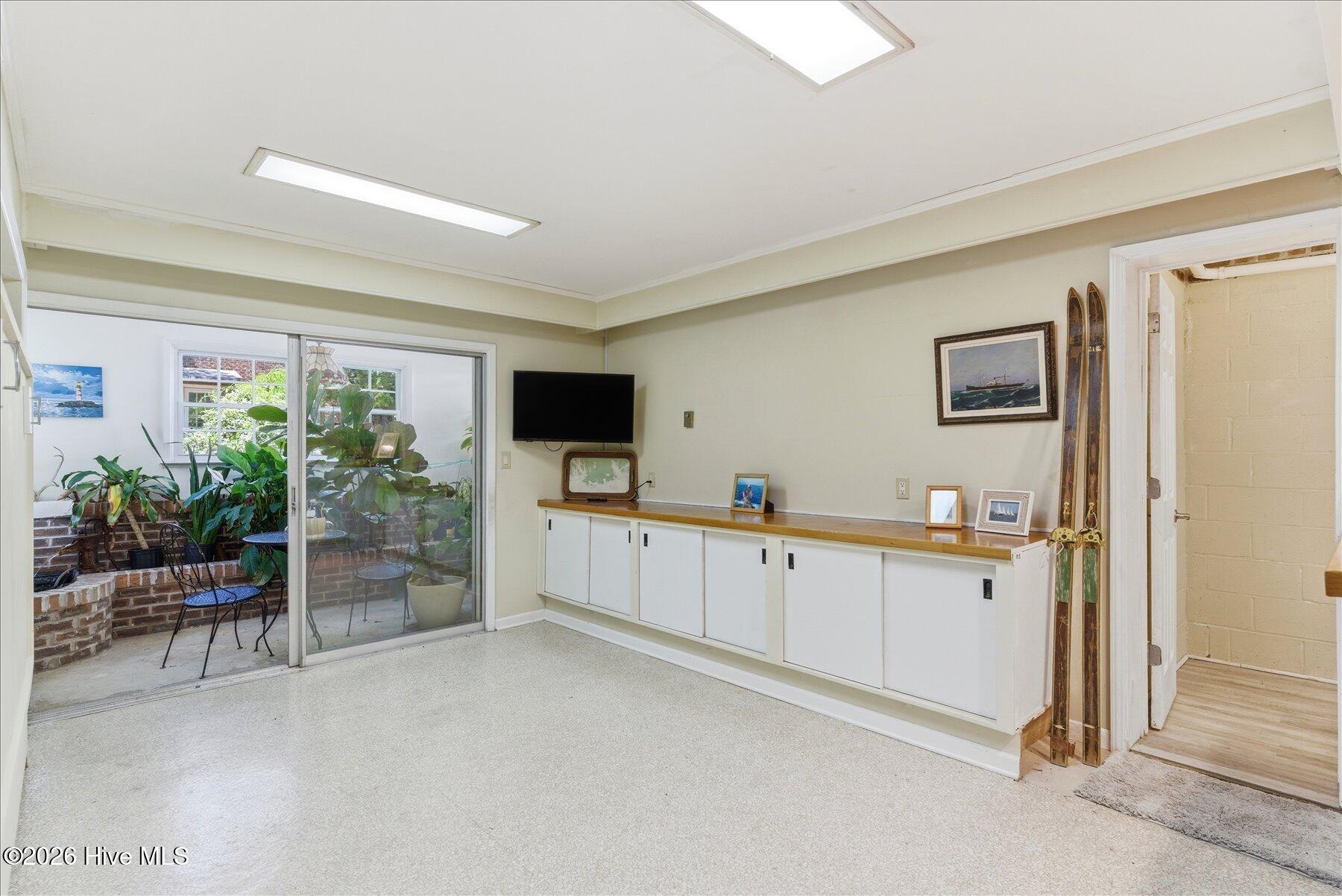 305 River Drive Property Photo 30