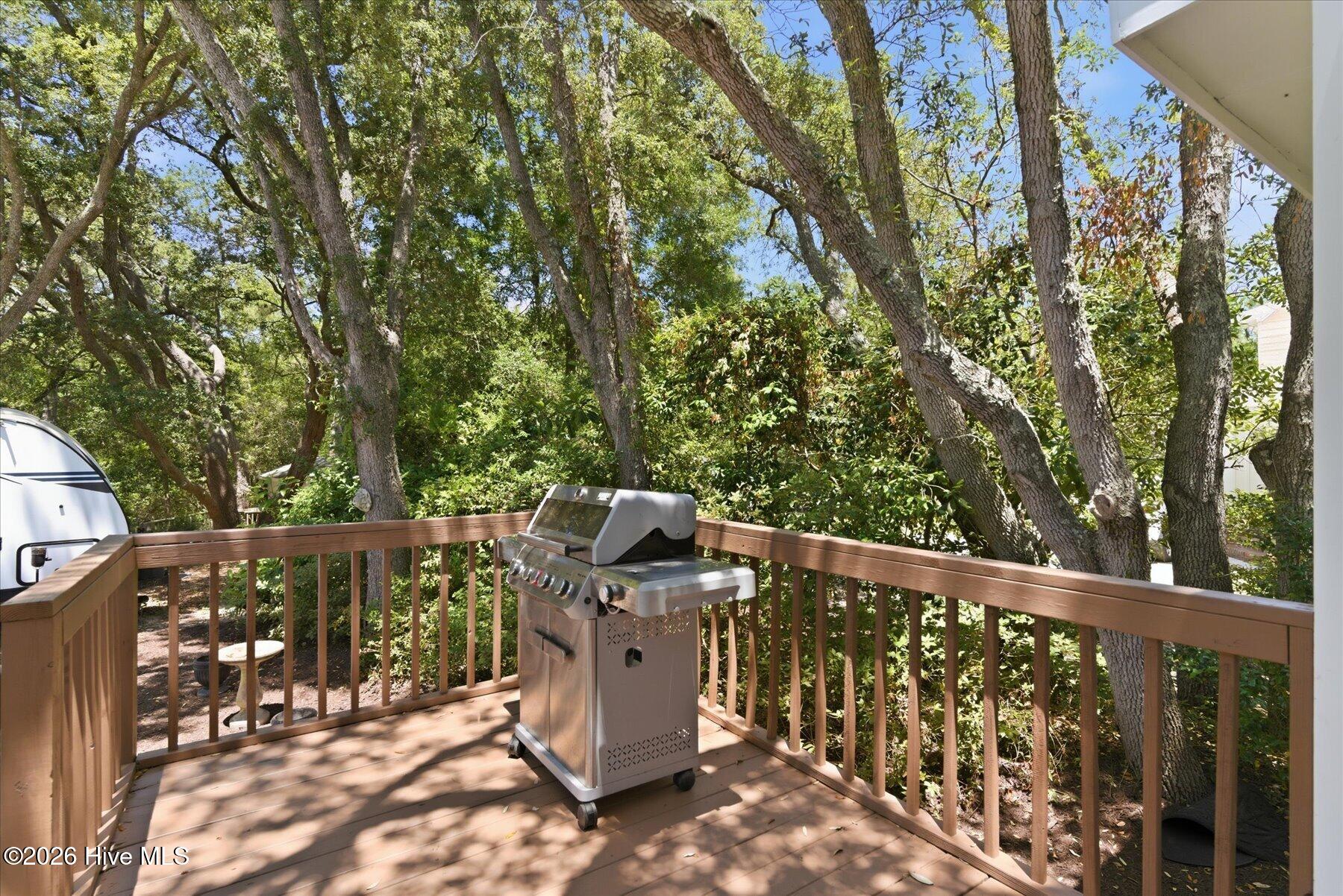 305 River Drive Property Photo 46