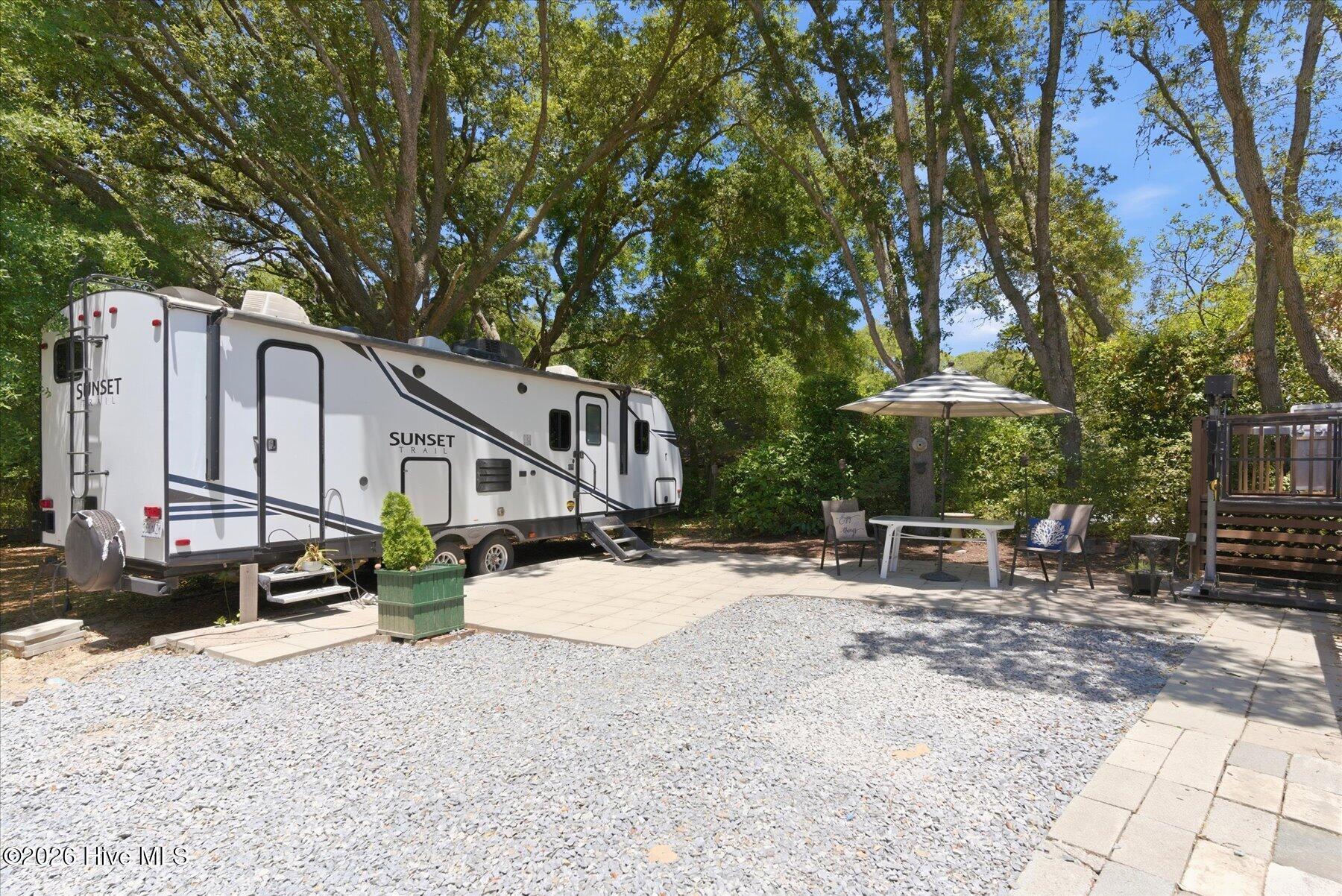 305 River Drive Property Photo 47