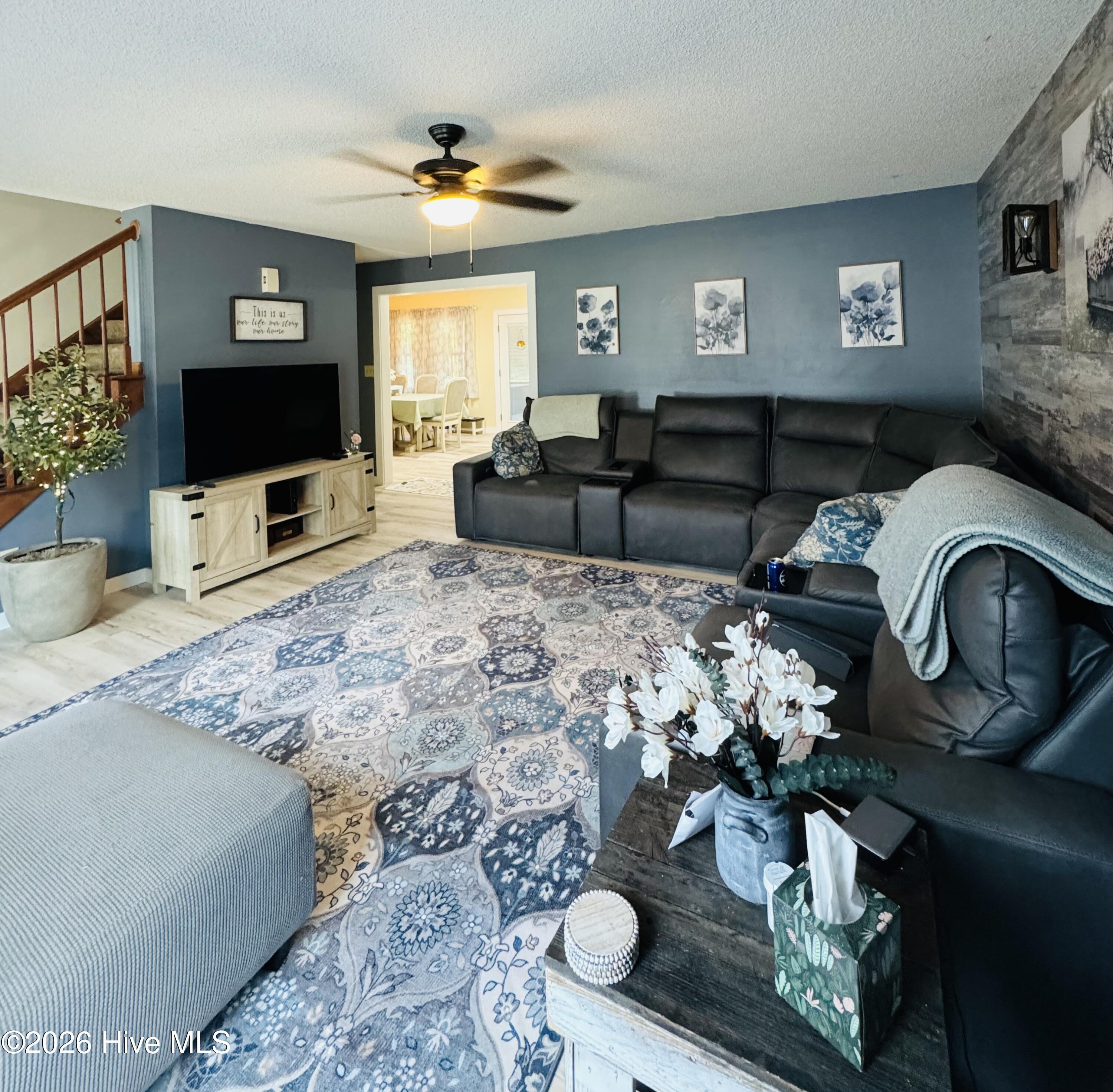 100 E Robin Court Property Photo 4