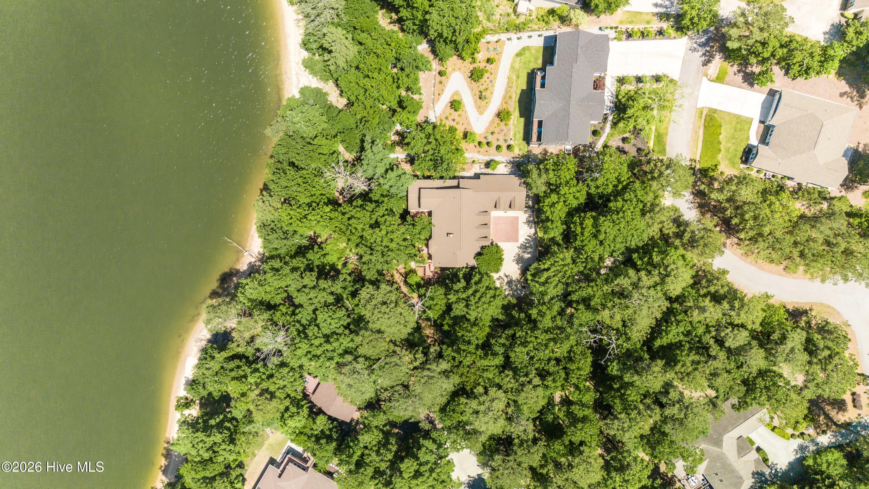 201 Rhett Drive Property Photo 3