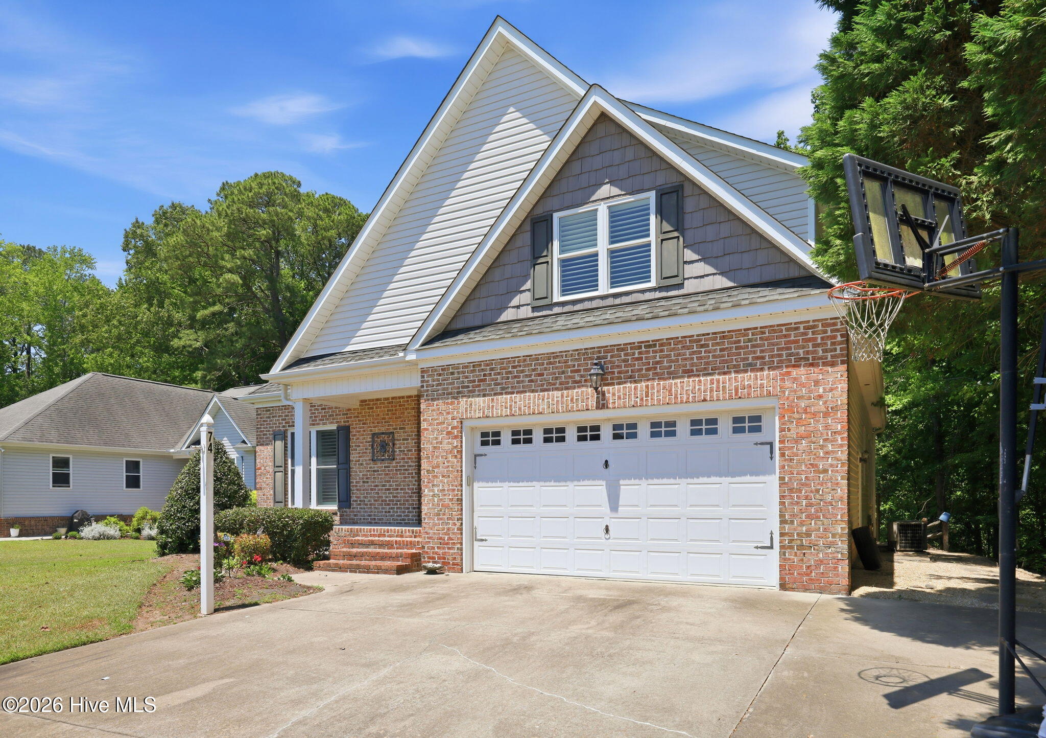 74 Hannah Drive Property Photo 4