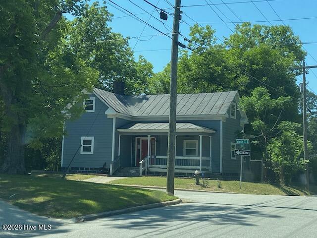 900 Viola Street E Property Photo 2