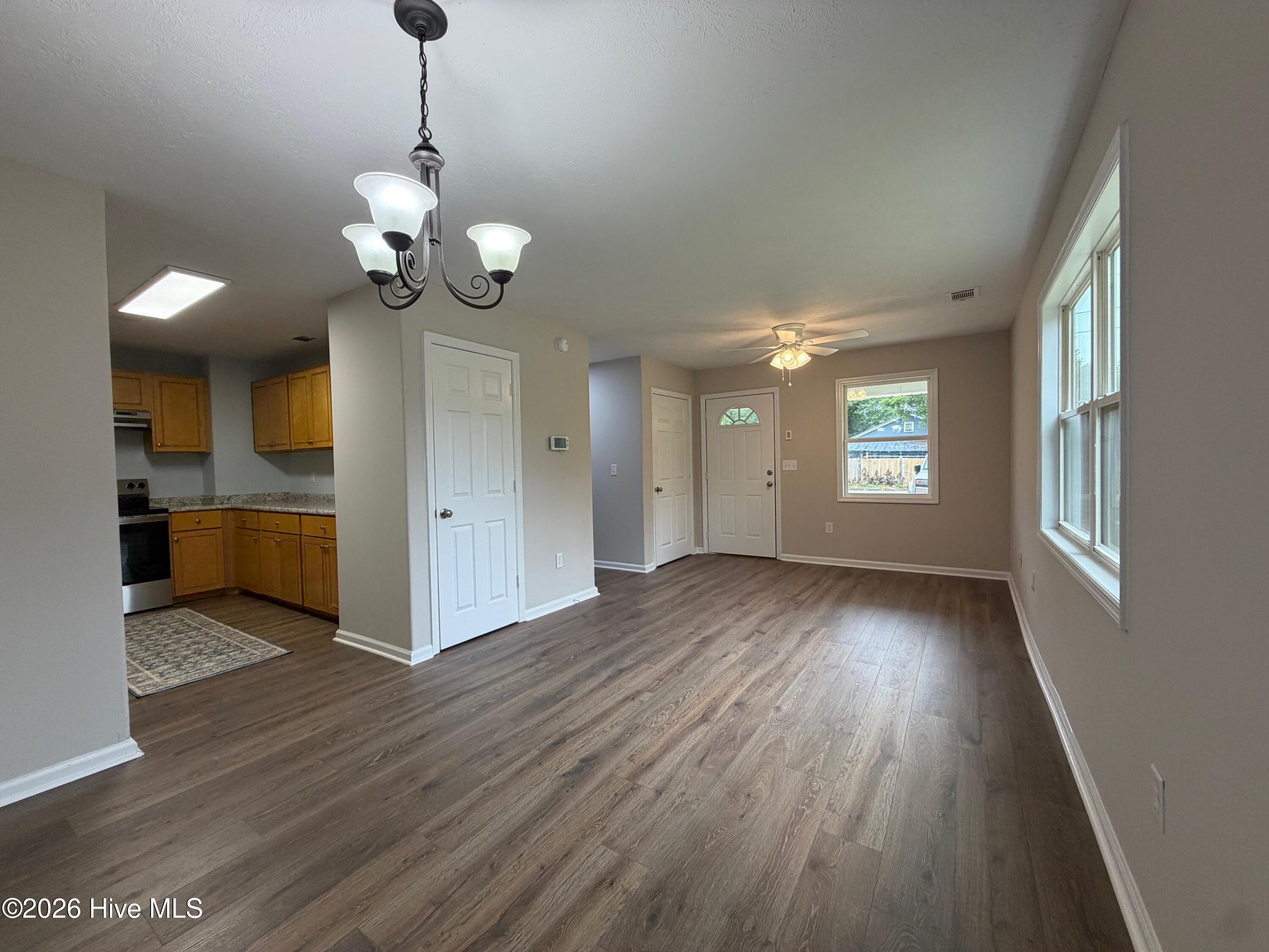 1001 Fuller Street Property Photo 2