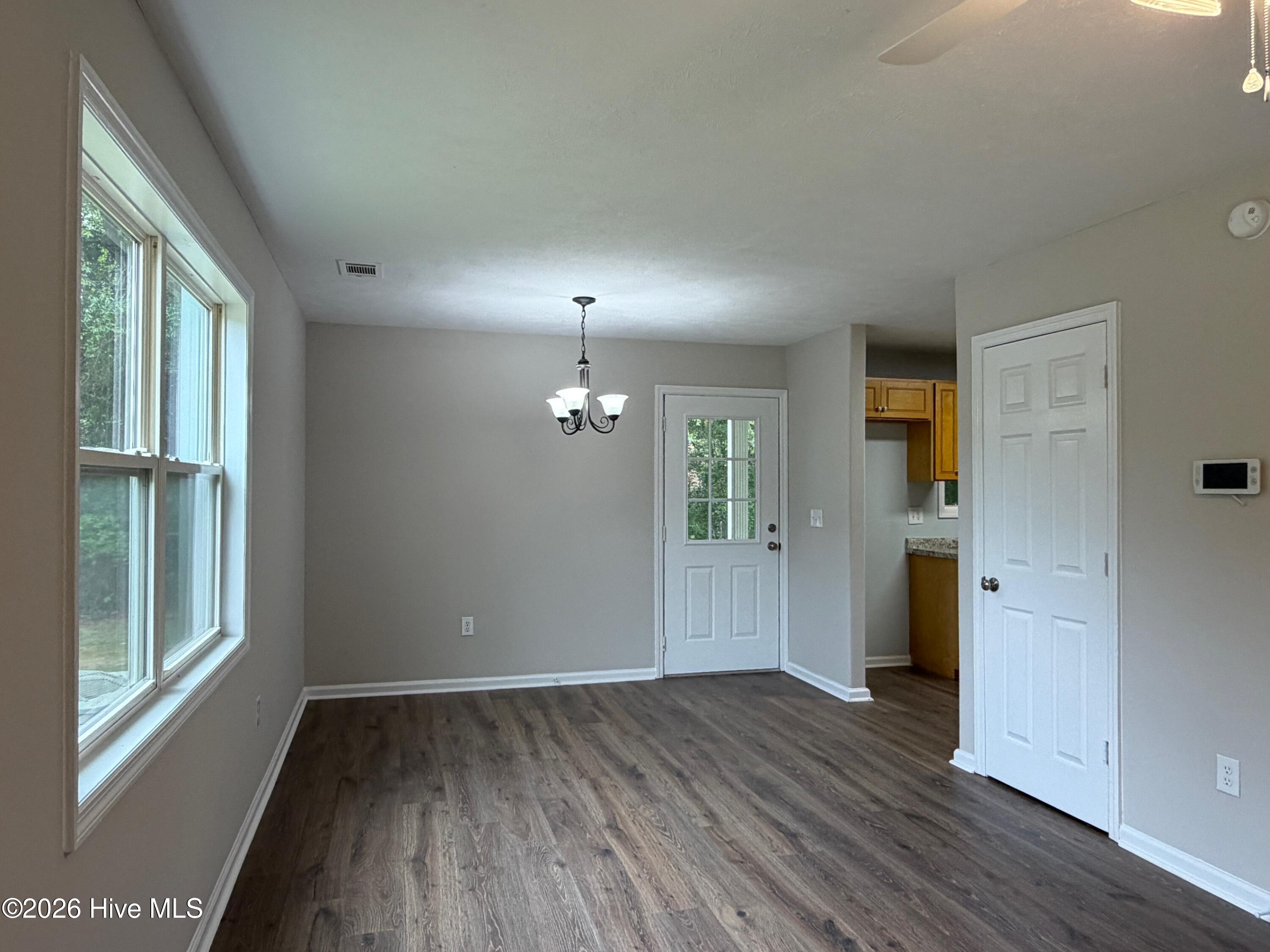 1001 Fuller Street Property Photo 5