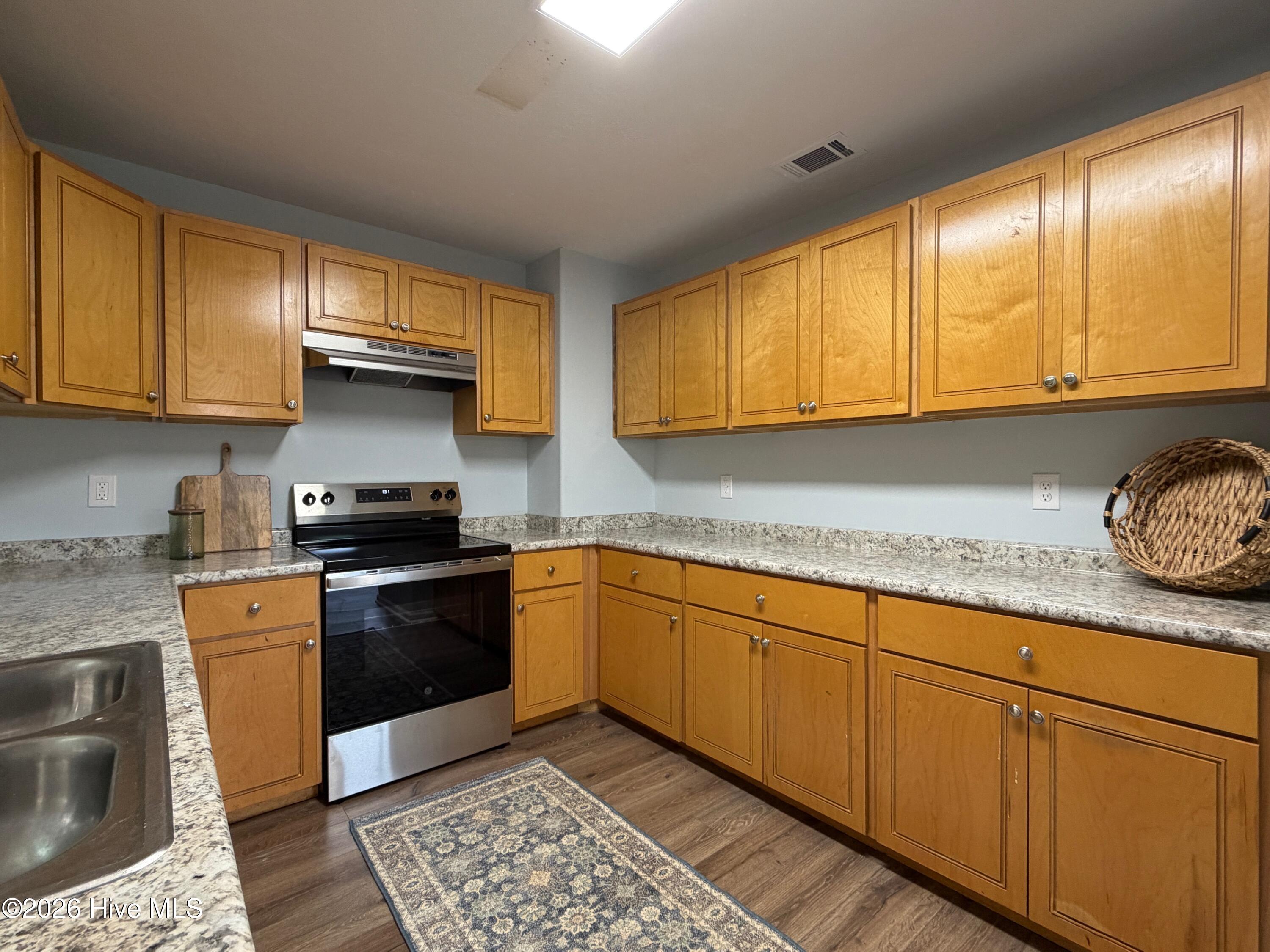 1001 Fuller Street Property Photo 9
