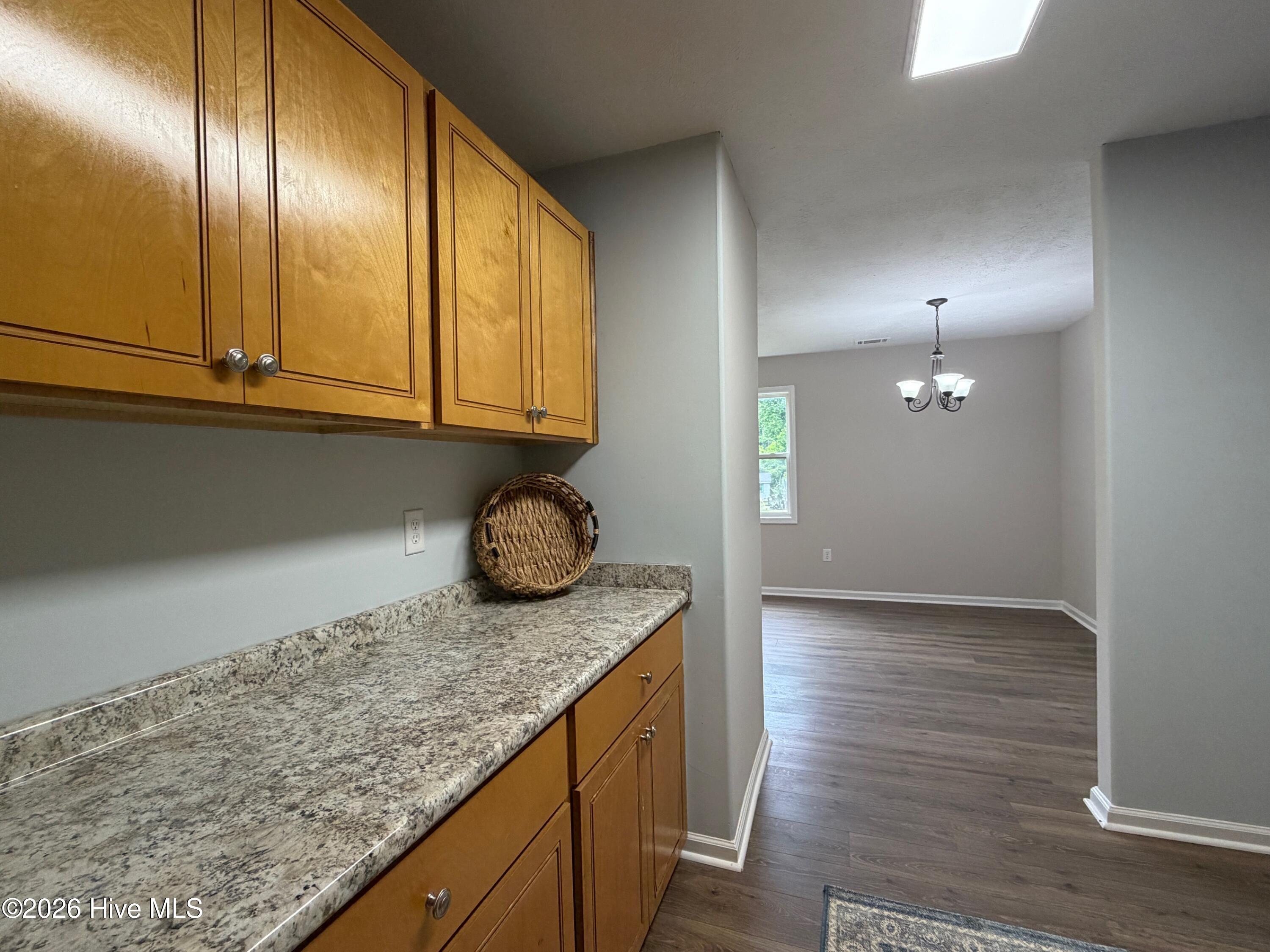 1001 Fuller Street Property Photo 11