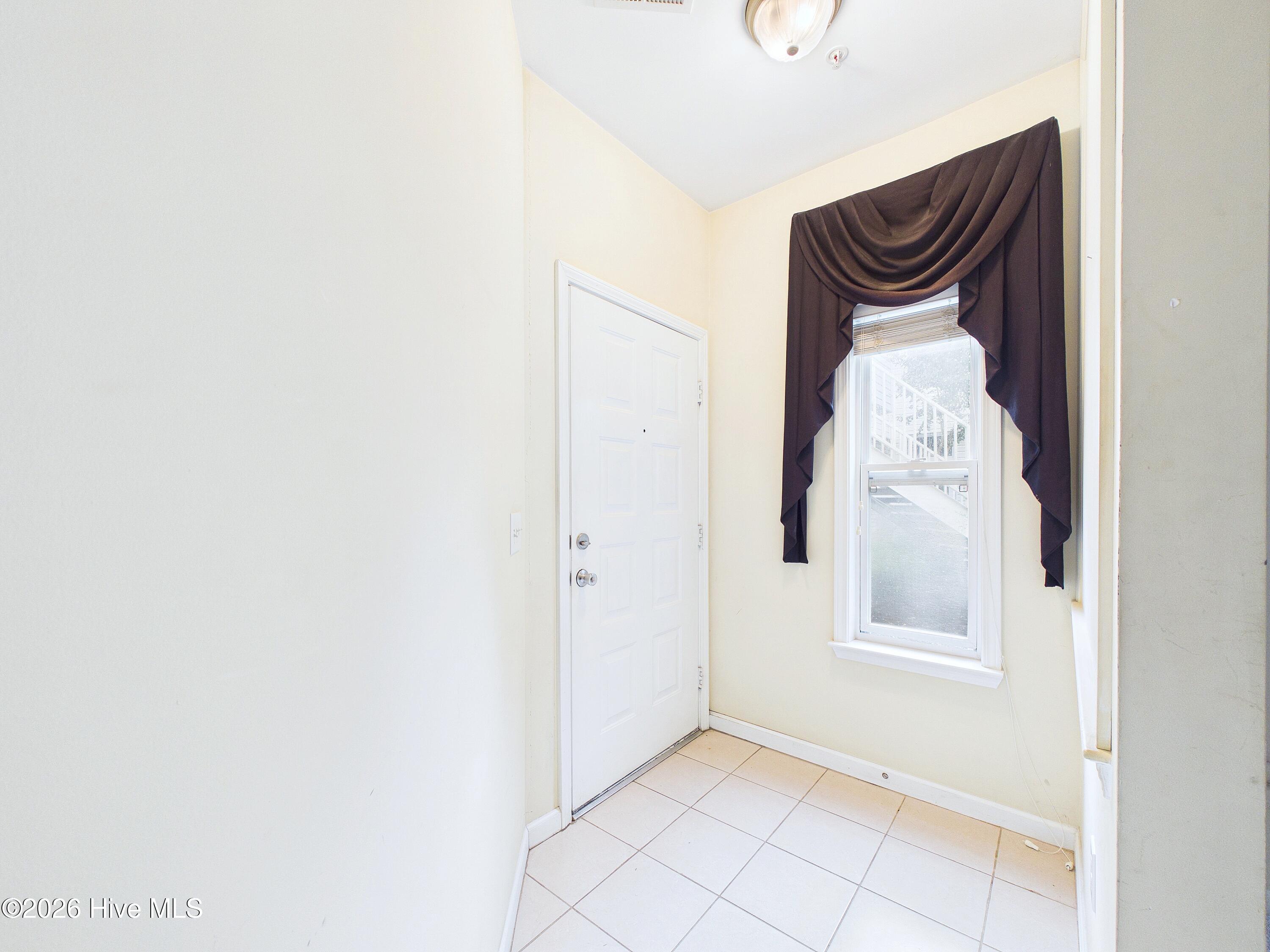3909 Botsford Court Unit 103 Property Photo 4