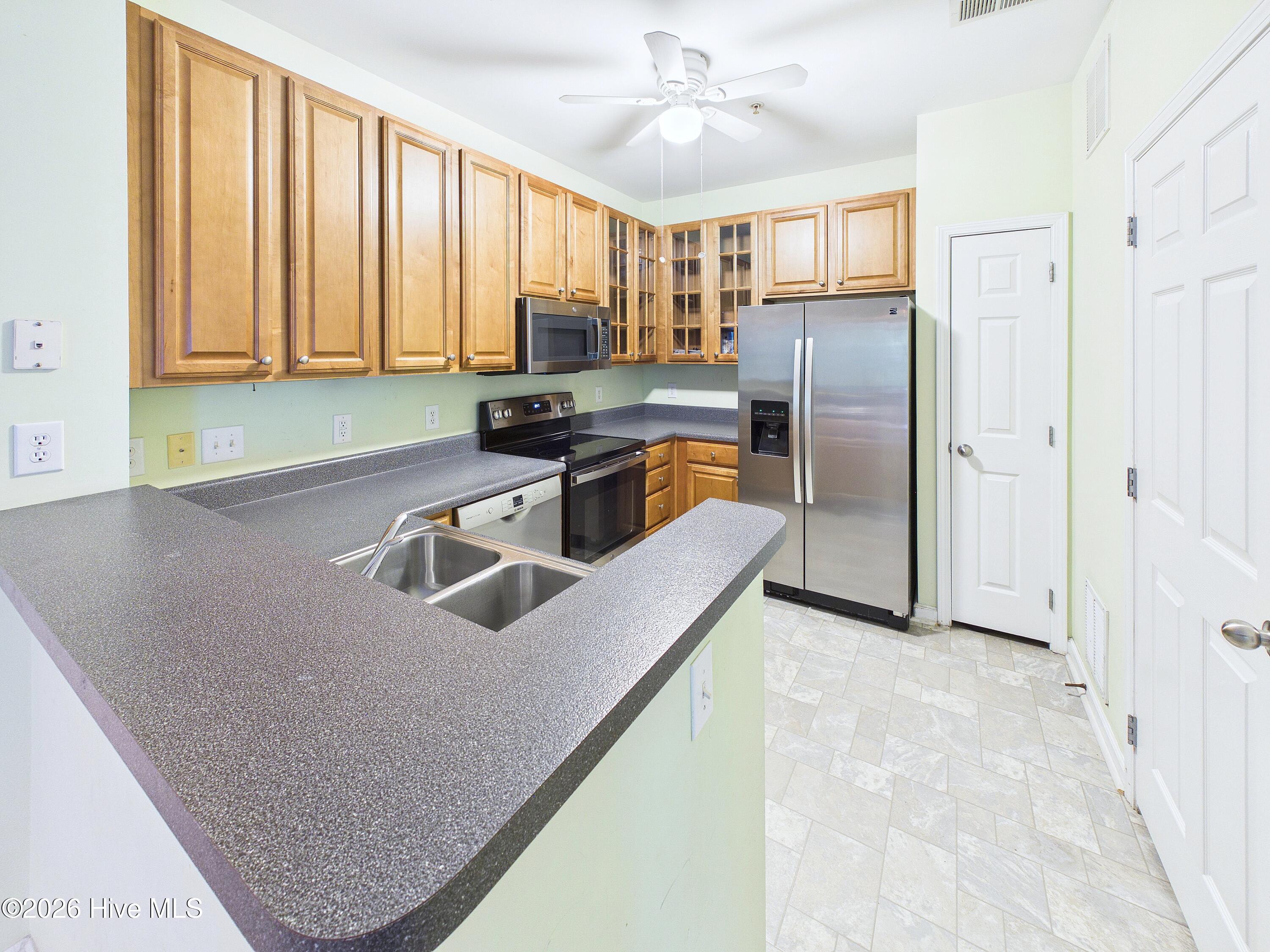 3909 Botsford Court Unit 103 Property Photo 12
