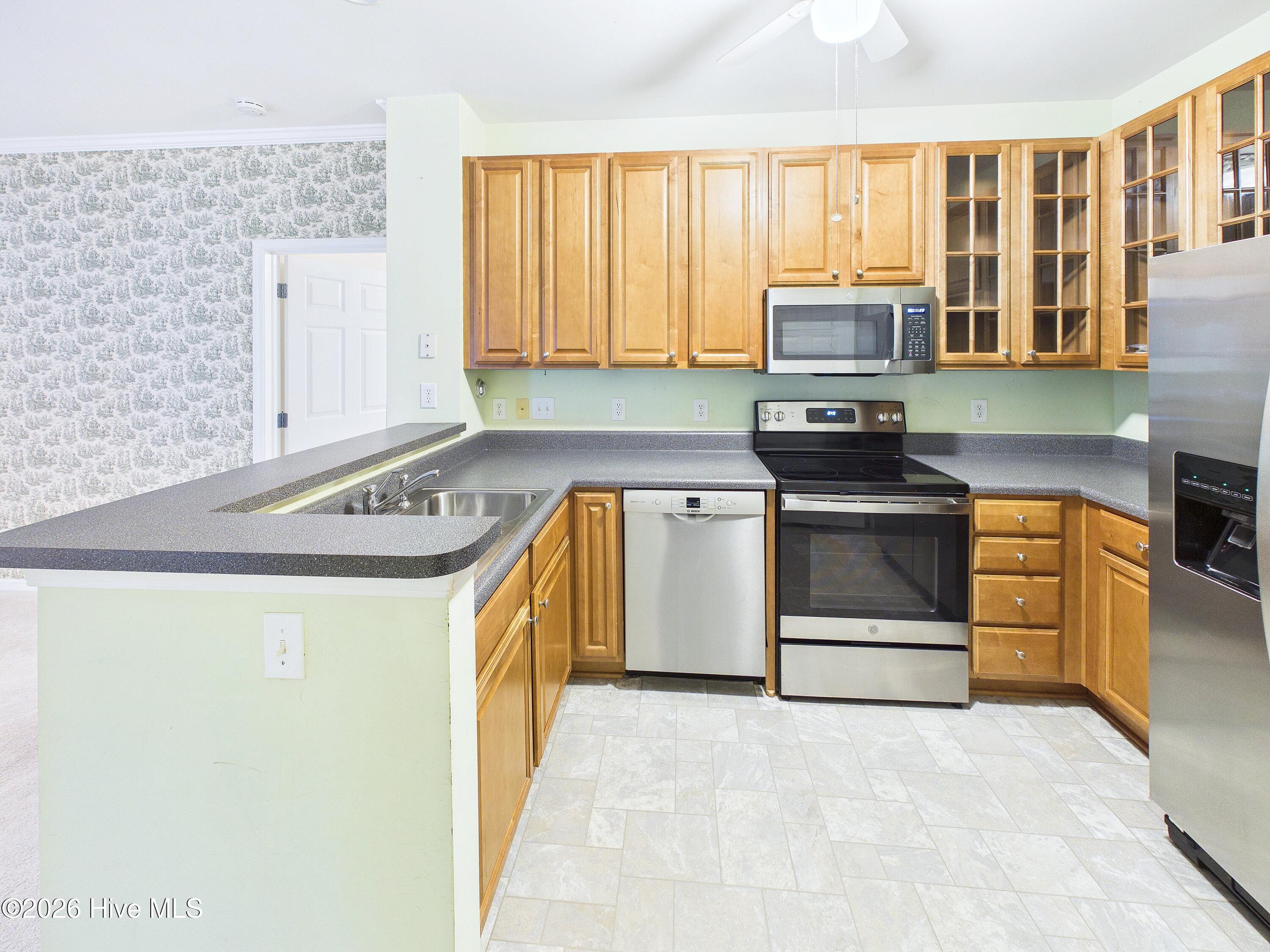 3909 Botsford Court Unit 103 Property Photo 13
