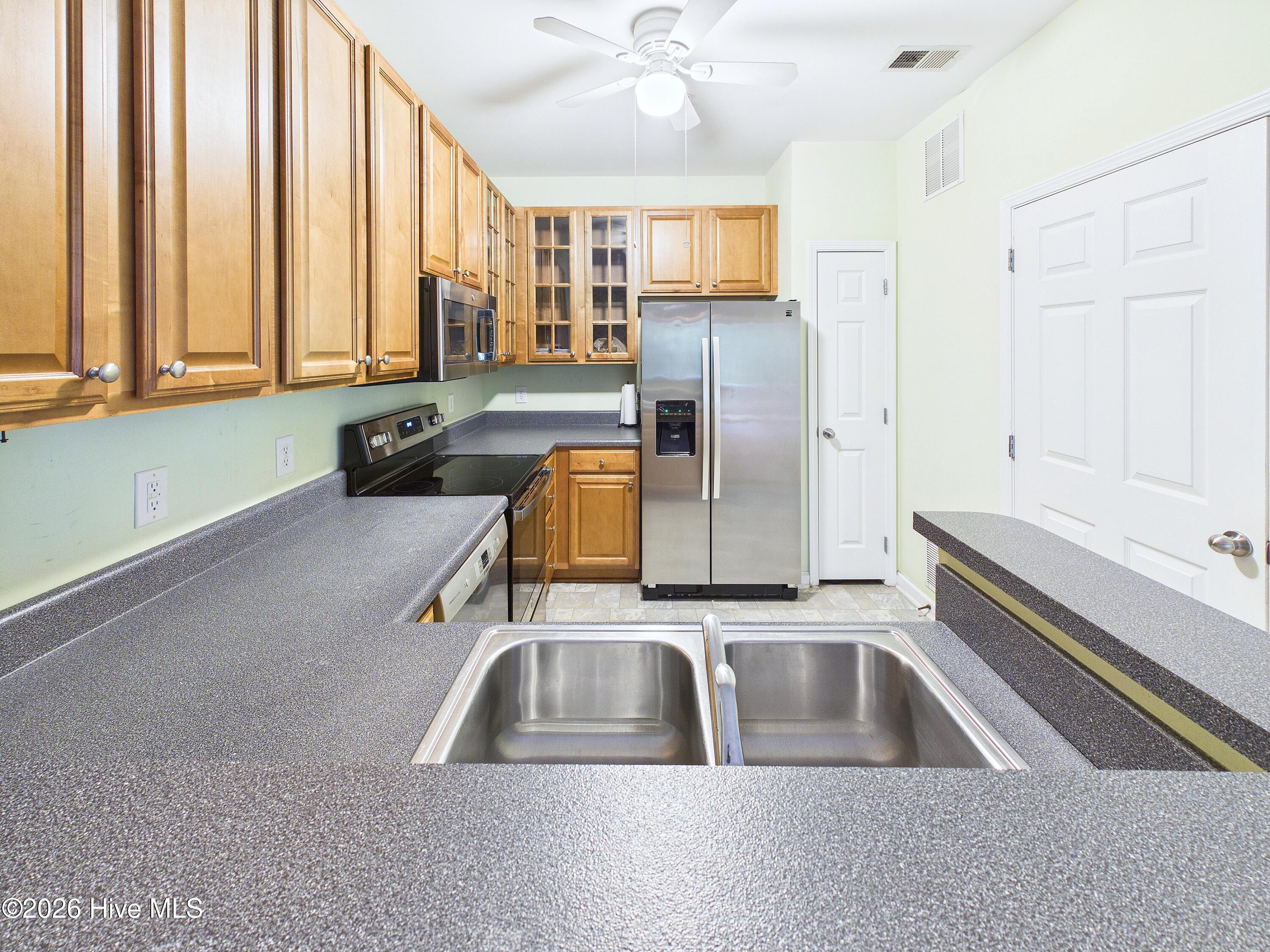 3909 Botsford Court Unit 103 Property Photo 14