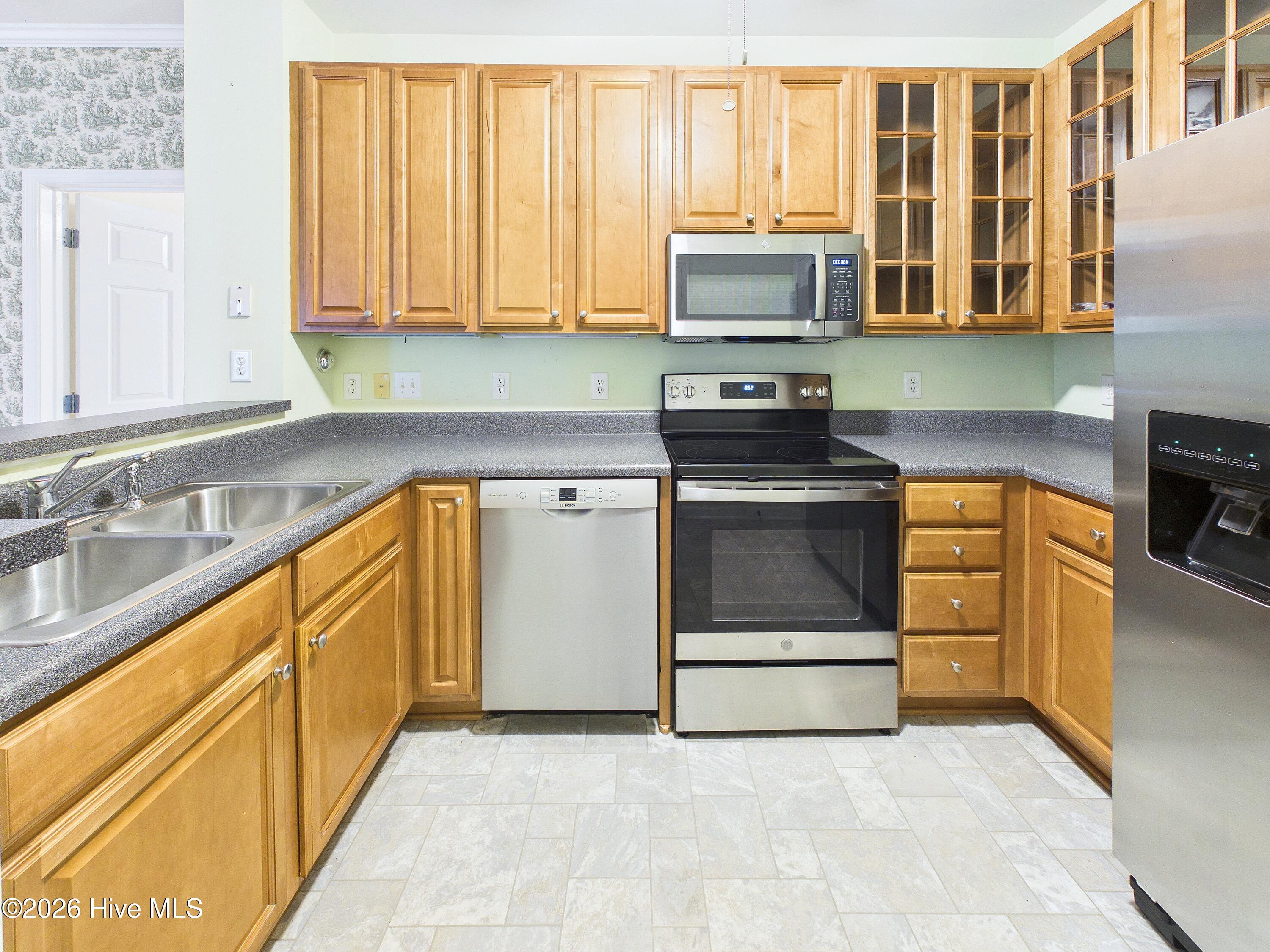 3909 Botsford Court Unit 103 Property Photo 16