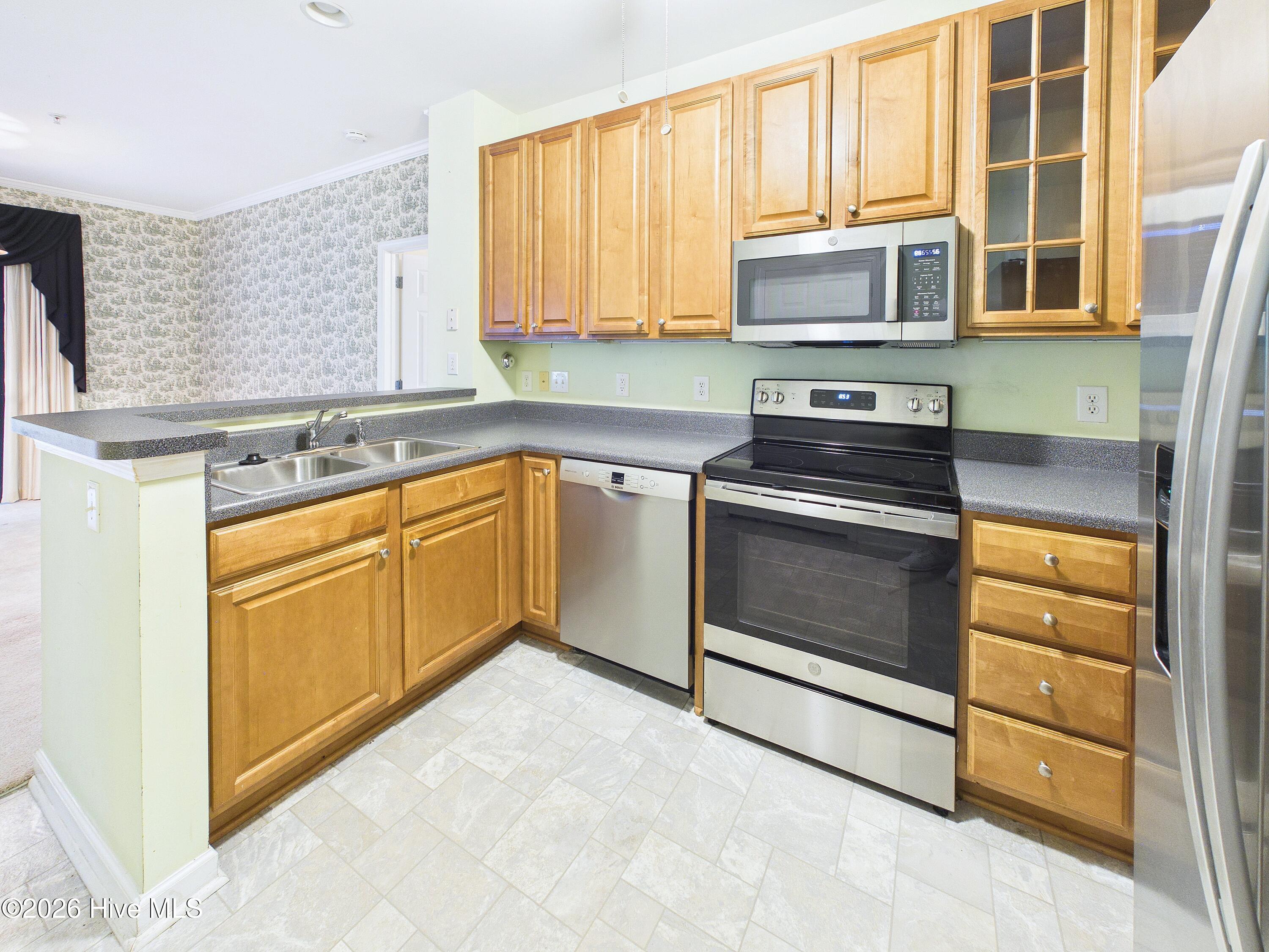 3909 Botsford Court Unit 103 Property Photo 18