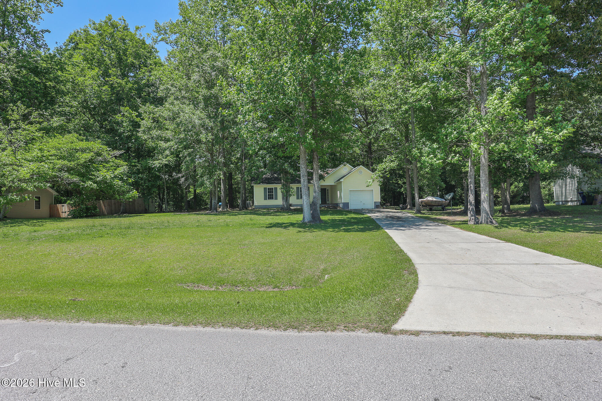 116 Live Oak Drive Property Photo 2