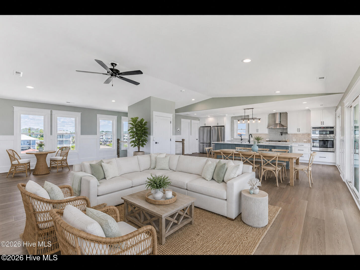 5515 E Beach Drive Property Photo 7