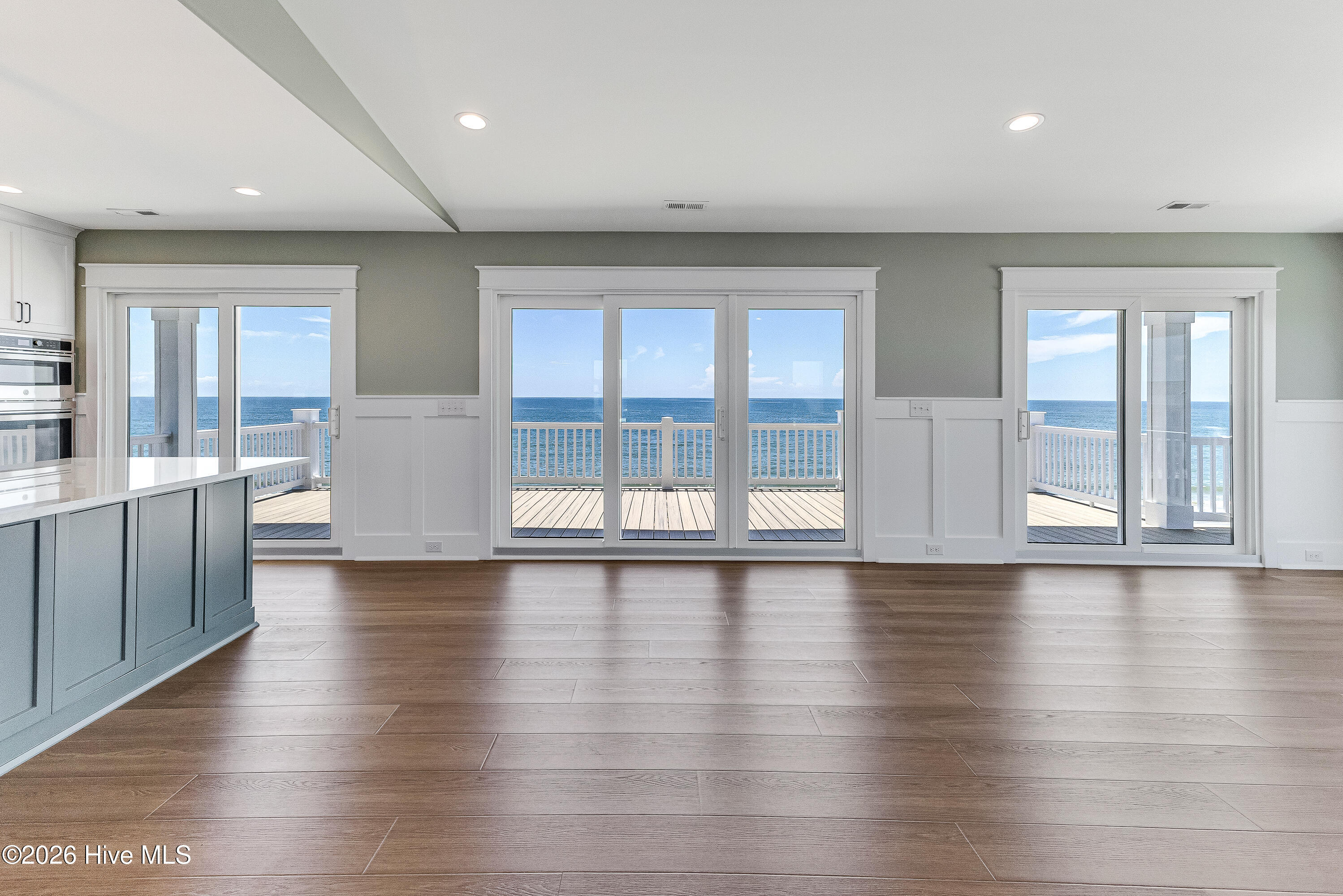 5515 E Beach Drive Property Photo 13