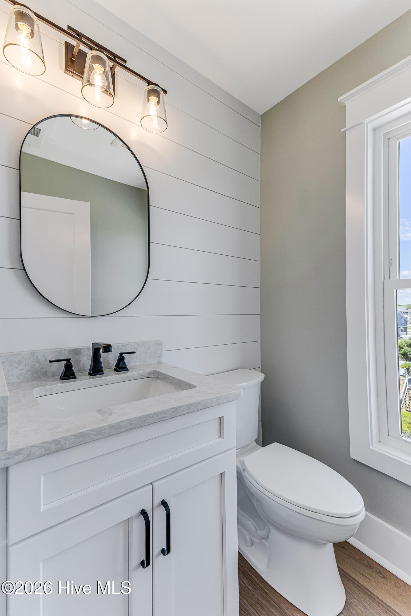 5515 E Beach Drive Property Photo 19
