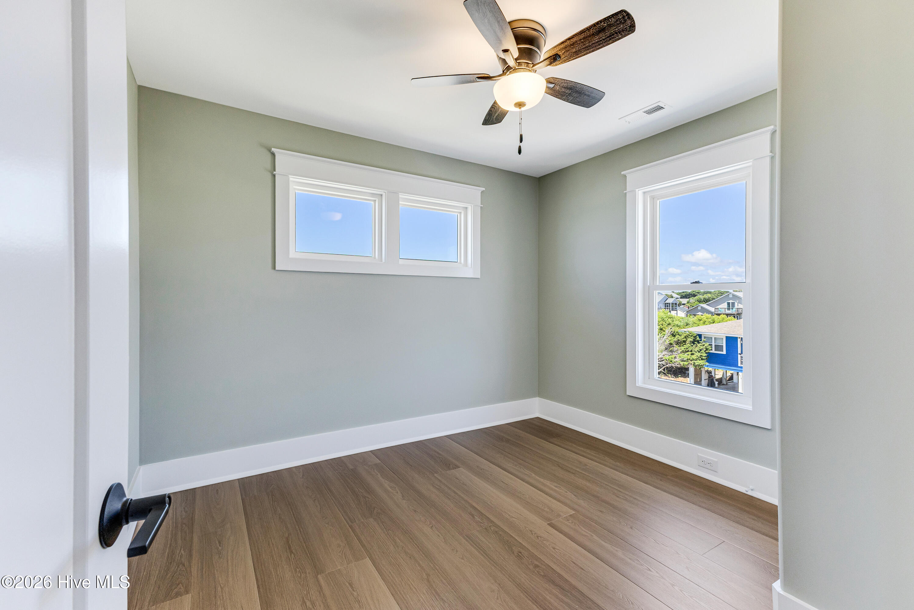 5515 E Beach Drive Property Photo 23