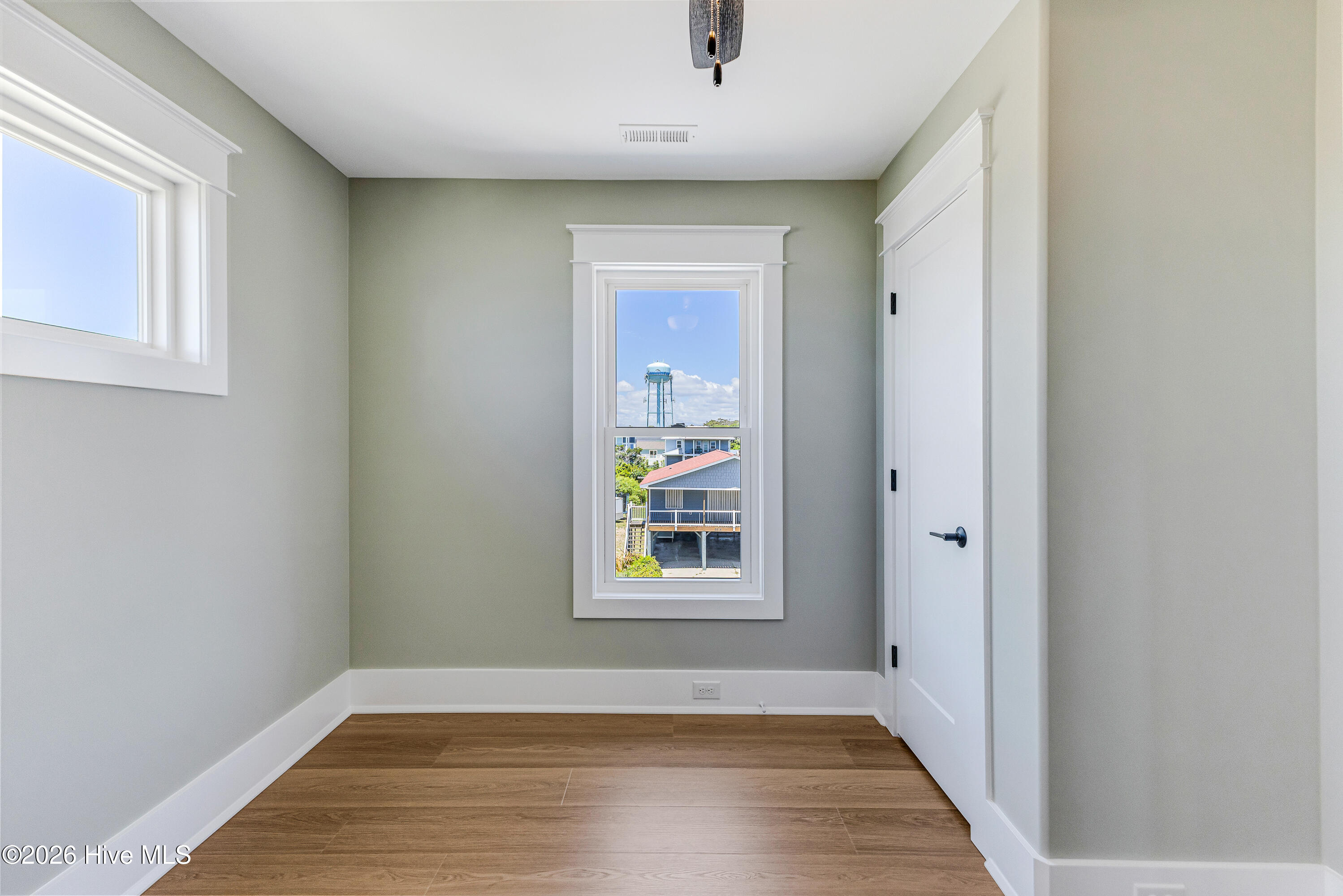 5515 E Beach Drive Property Photo 24