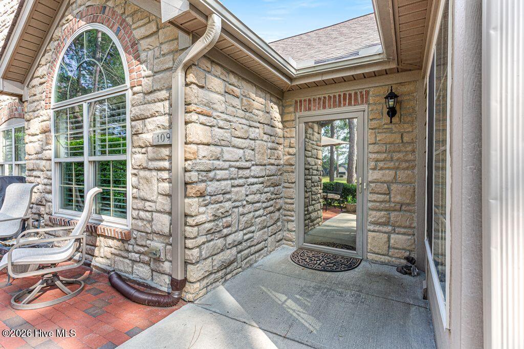 109 Essex Place Property Photo 3