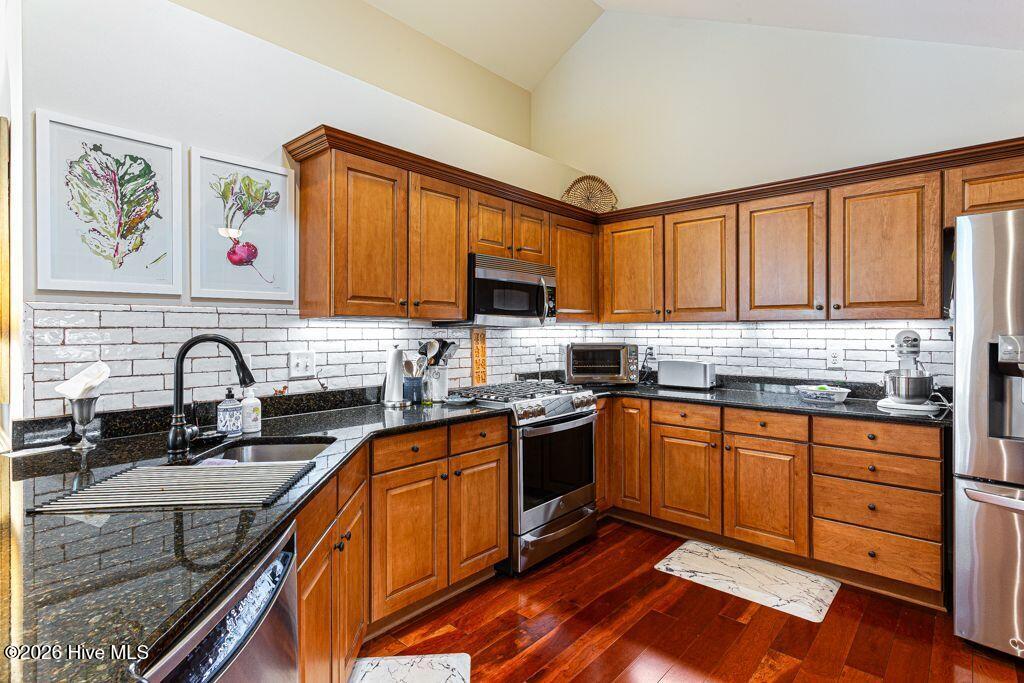 109 Essex Place Property Photo 13