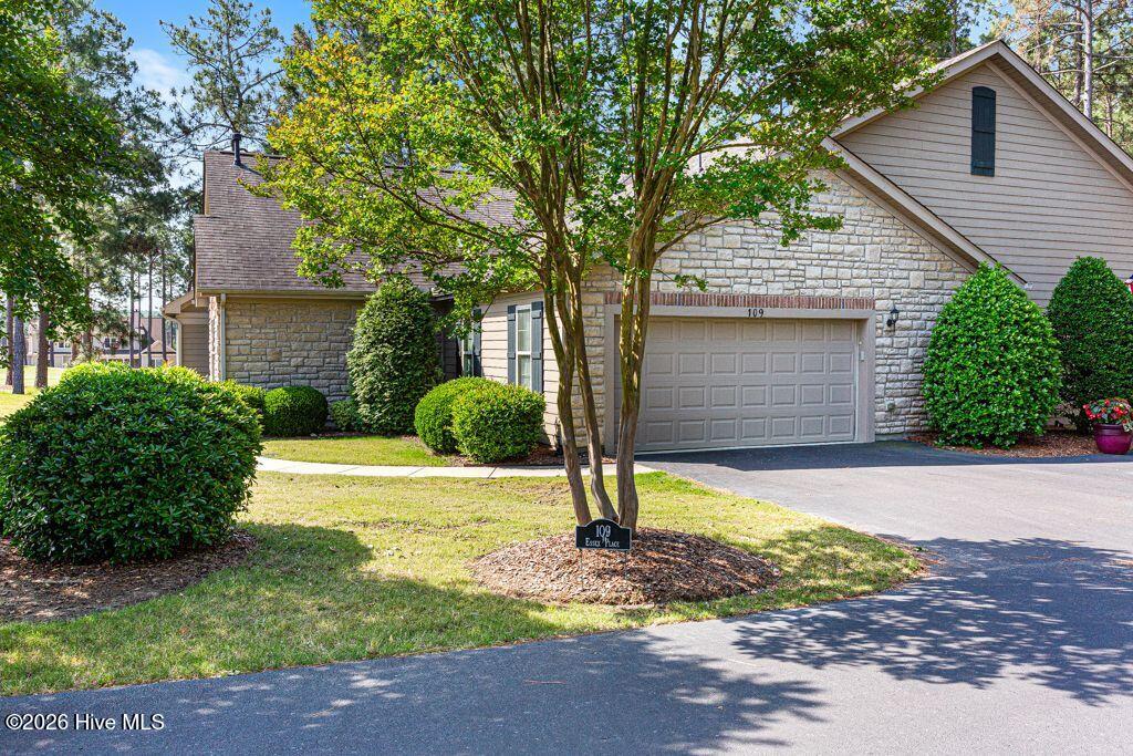 109 Essex Place Property Photo 36