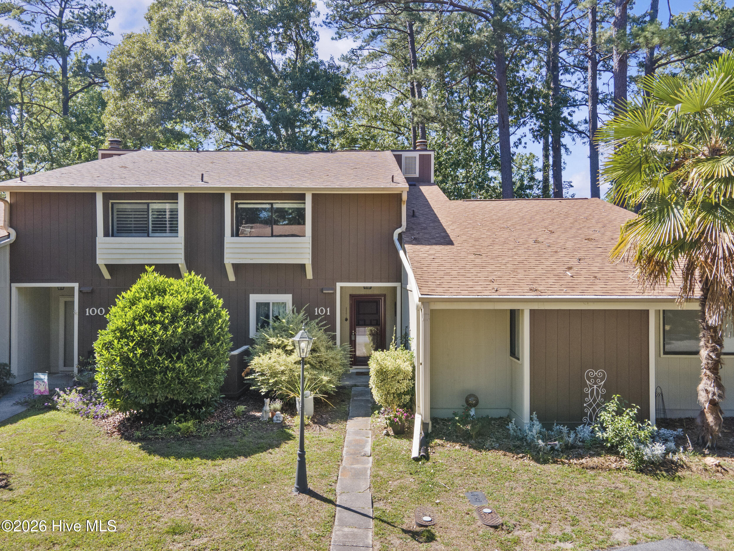 101 Quarterdeck Property Photo 1